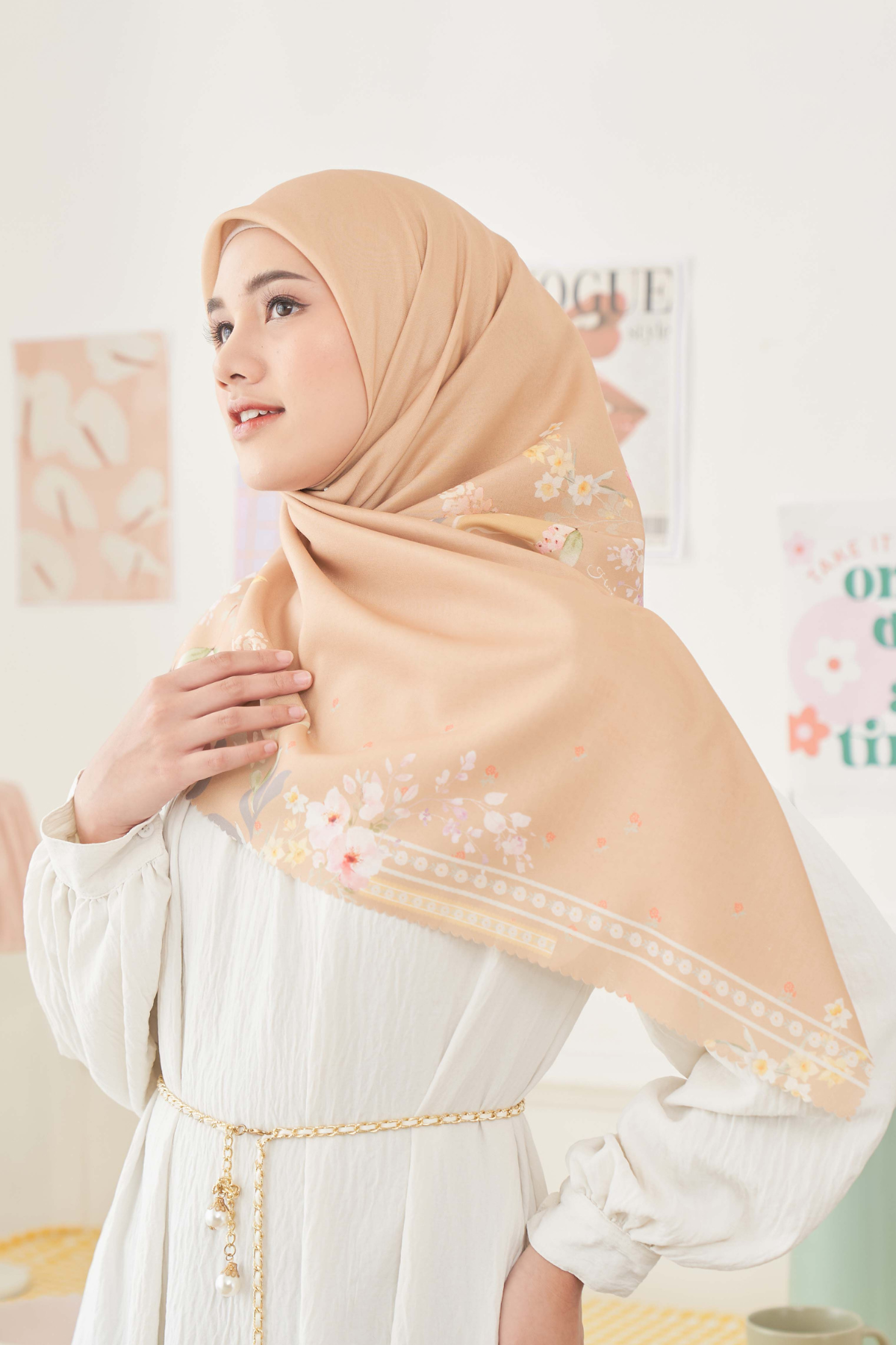 Daffodil - Scarf Square - Khaki - DF14.6