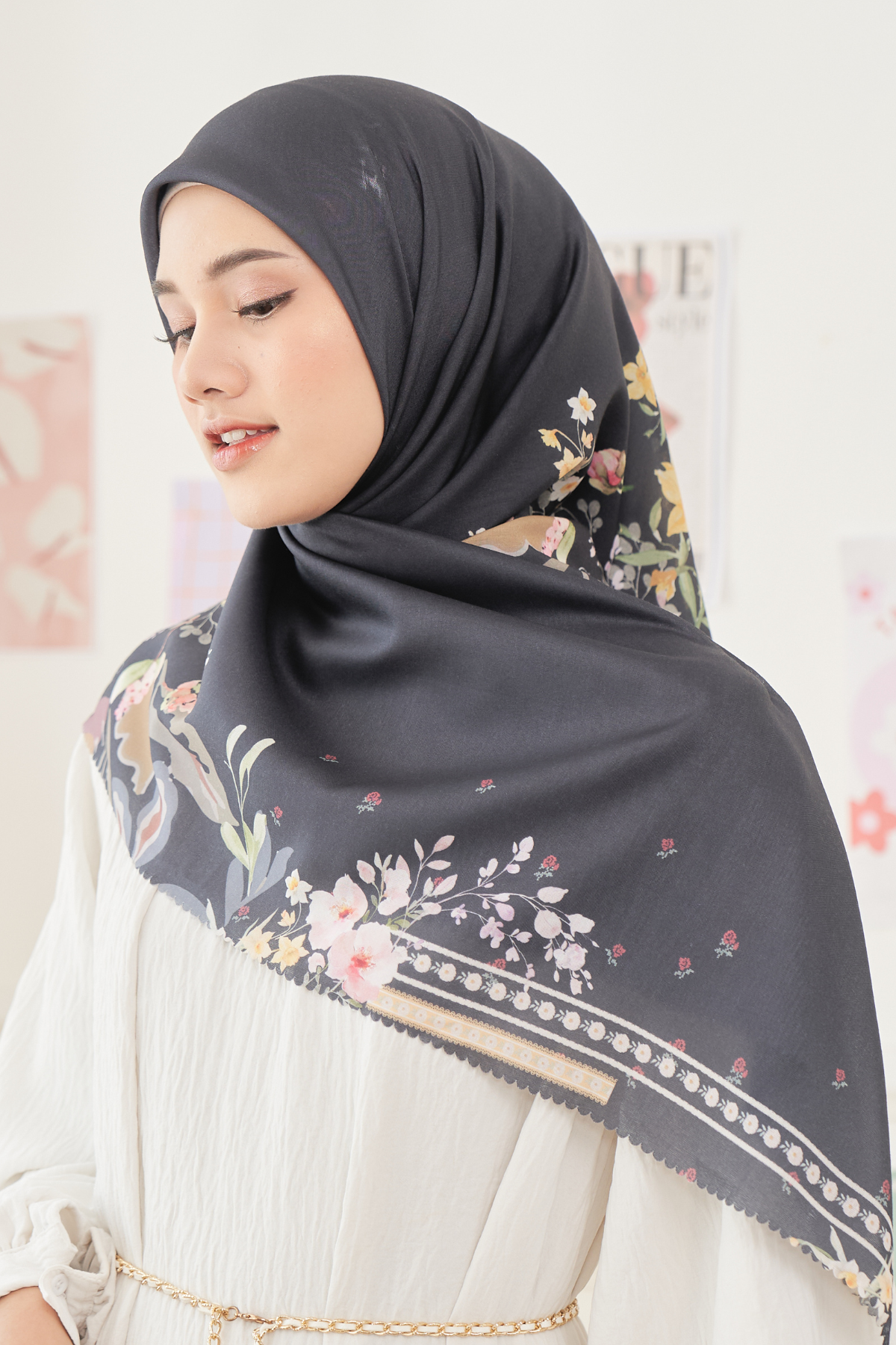 Daffodil - Scarf Square - Black - DF14.1