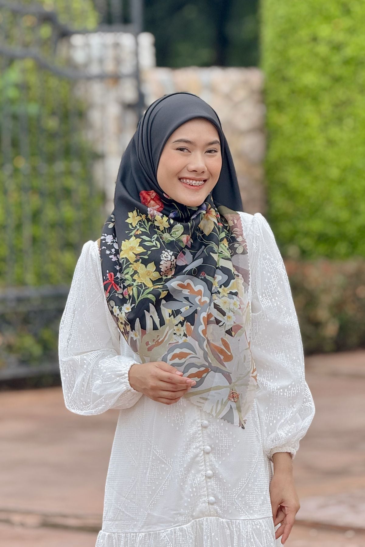 Daffodil - Scarf Square Premium Polycotton XL - Black - JD14.1
