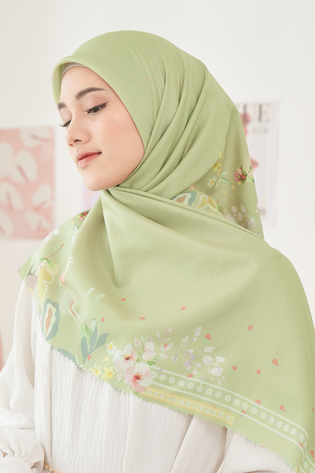 Daffodil - Scarf Square - Greeny Cream - DF14.4