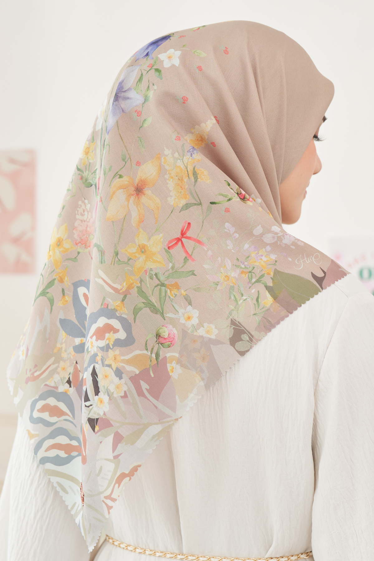 Daffodil - Scarf Square - Milky Brown - DF14.8