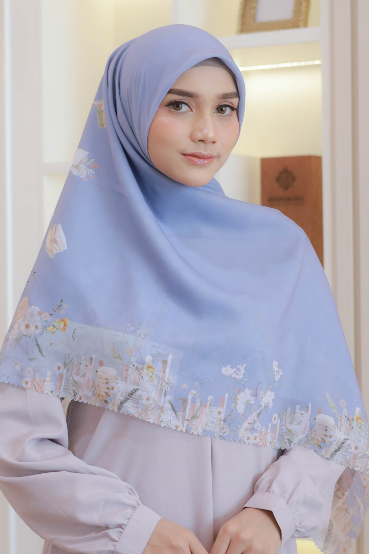 Zinnia JUMBO Mini Pattern - Scarf Square Premium Polycotton XL | Crystal Grey - NM73.3