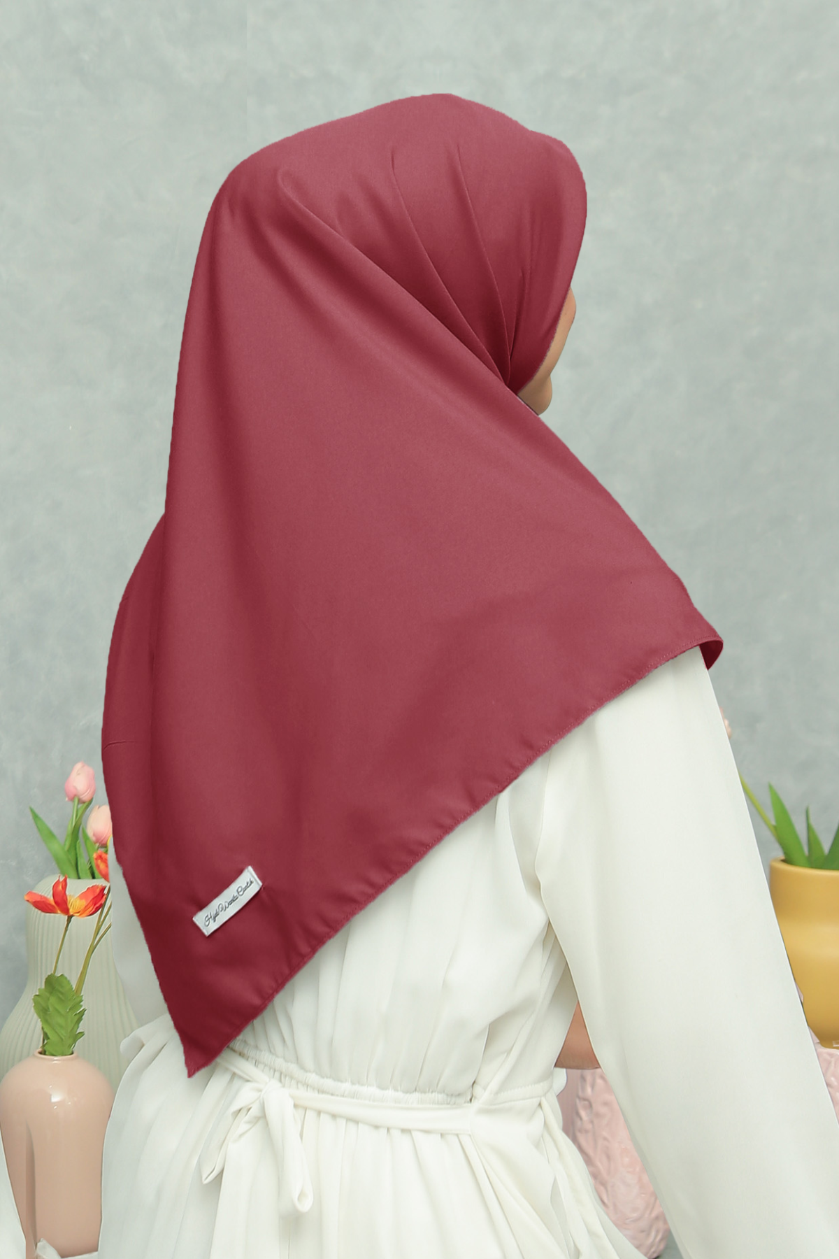 Segiempat Olla Scarf - OVD2.9 Maroon