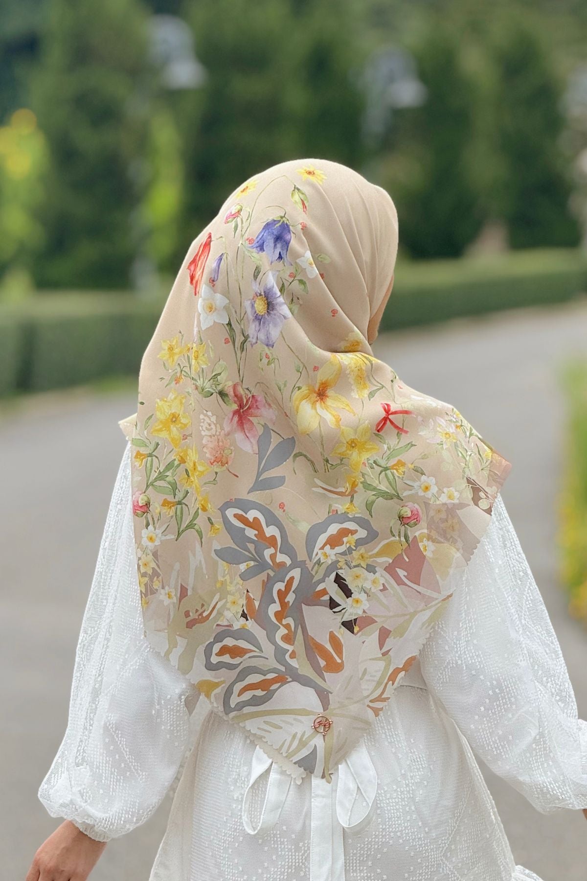 Daffodil - Scarf Square Premium Polycotton XL - Sandy Shell - JD14.12