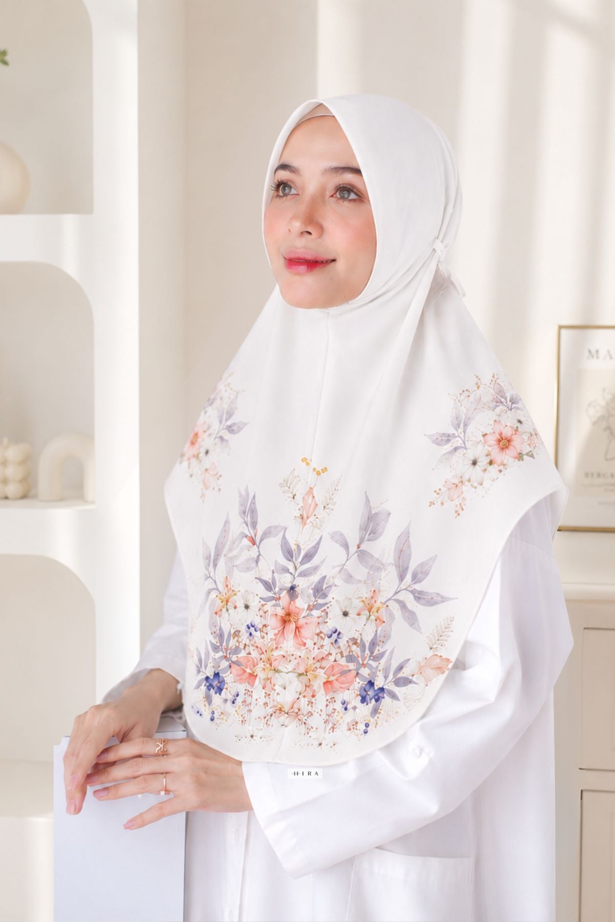 Baiti Mirea - White