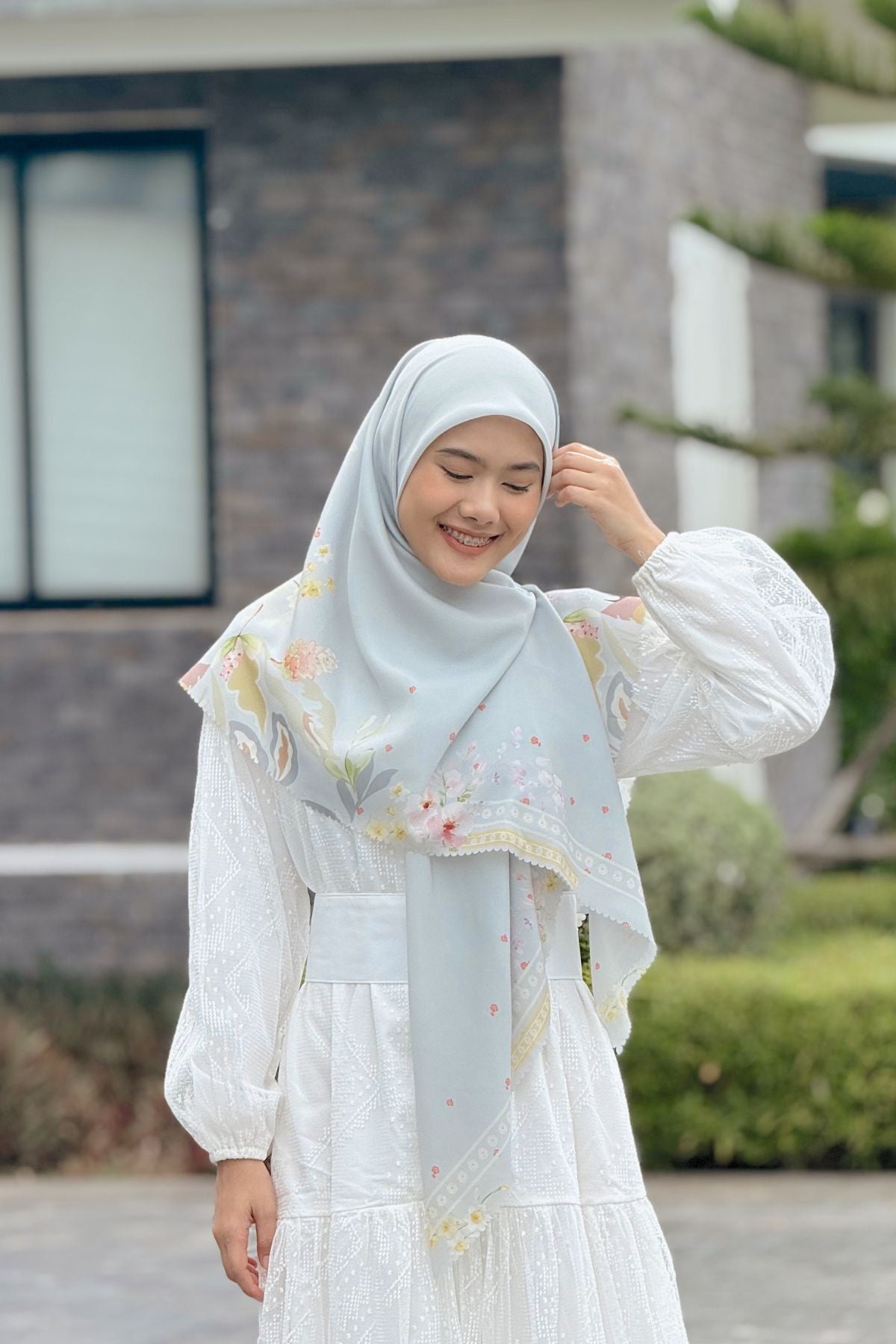 Daffodil - Scarf Square Premium Polycotton XL - Grey - JD14.5