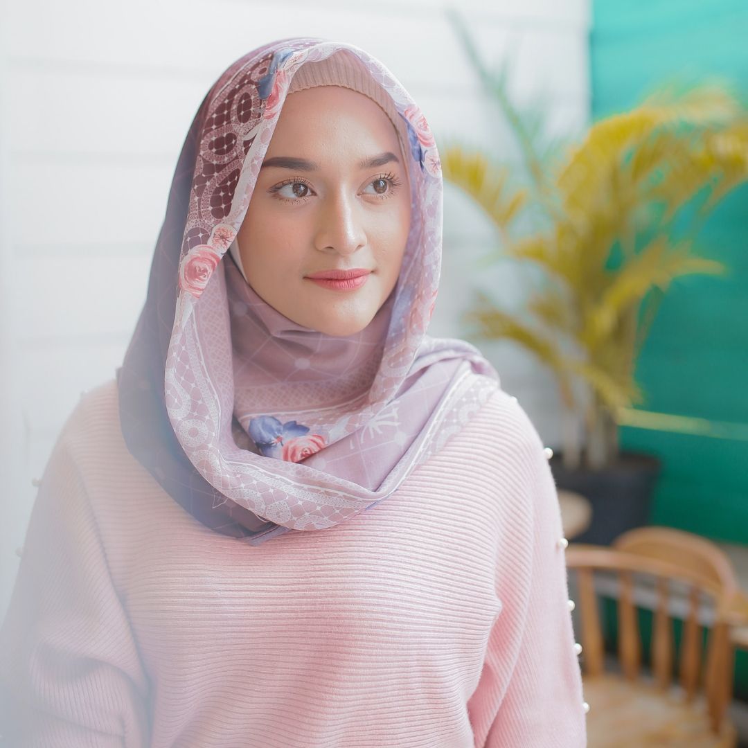 Segiempat Aurum - RM27.33 Rayana Moccaroon