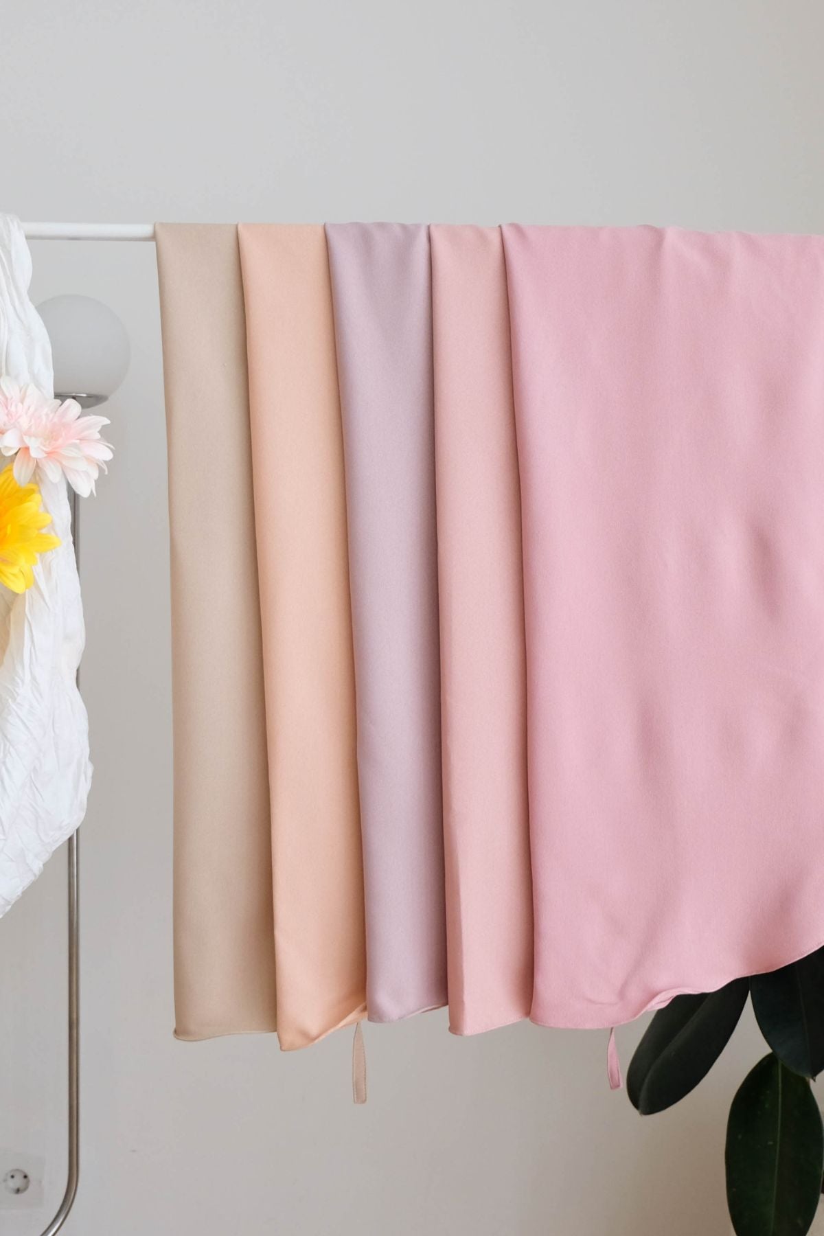 Hijab Instan Baiti Polos Jumbo - BJ10.5 Rose