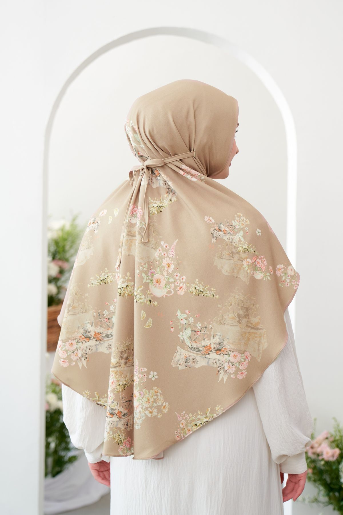 Hijab Instan Baiti Camellia Jumbo | Bronze - CB11.5