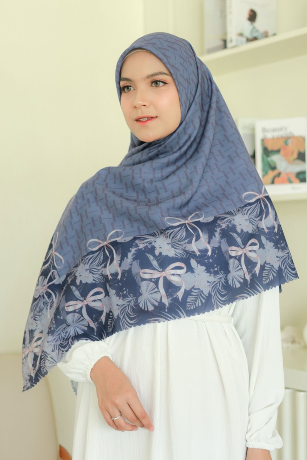 Emily - Scarf Square Premium Polycotton XL | MONO NAVY - EB28.36