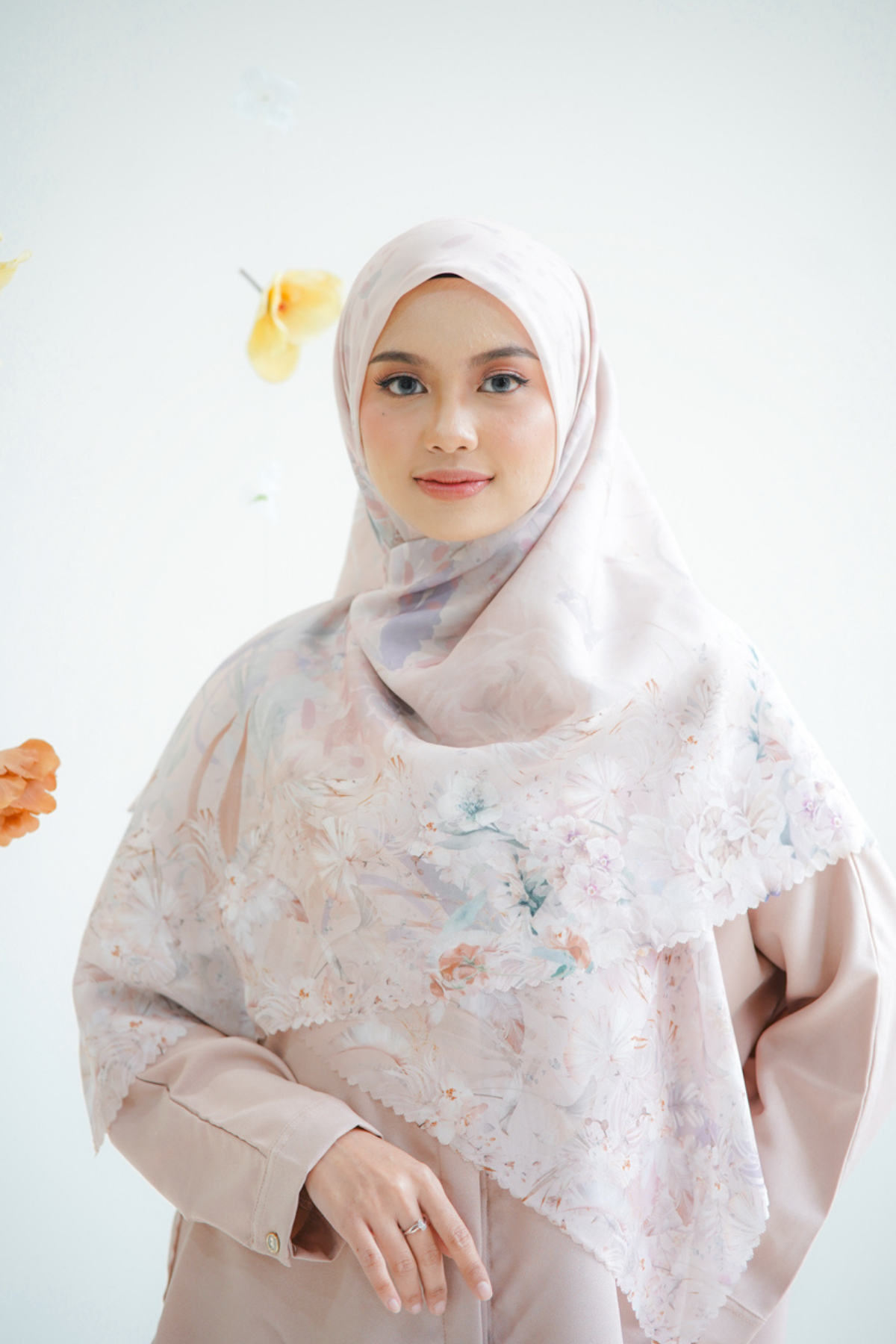 [ BUY 3 GET 1 FREE HIJAB ] Emily JUMBO - Scarf Square Premium Polycotton XL | Cream - EB28.3
