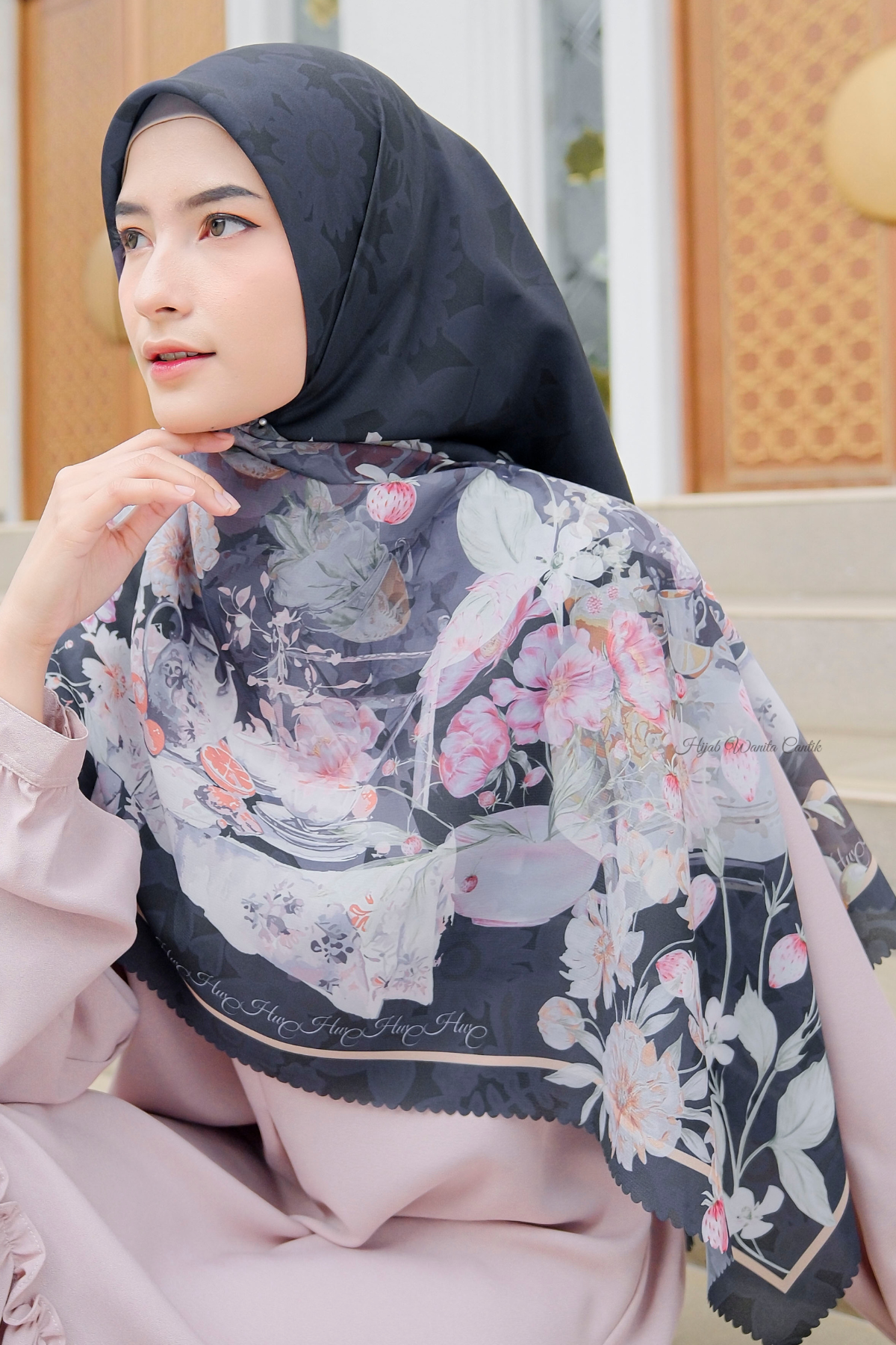 Camellia - Scarf Square Premium Polycotton XL | Black - CJ15.1