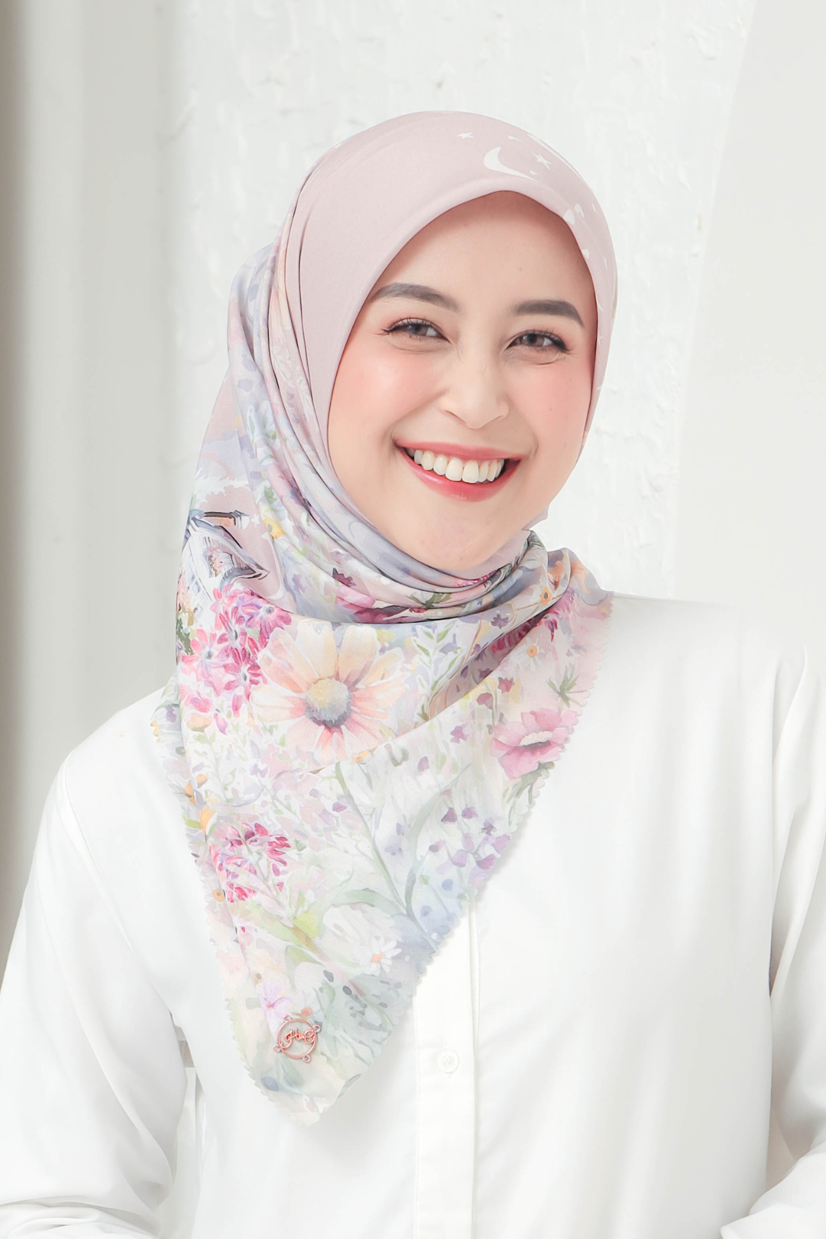 [ BUY 3 GET 1 FREE HIJAB ] Verbena - Scarf Square British Voal - Peach - VR26.8