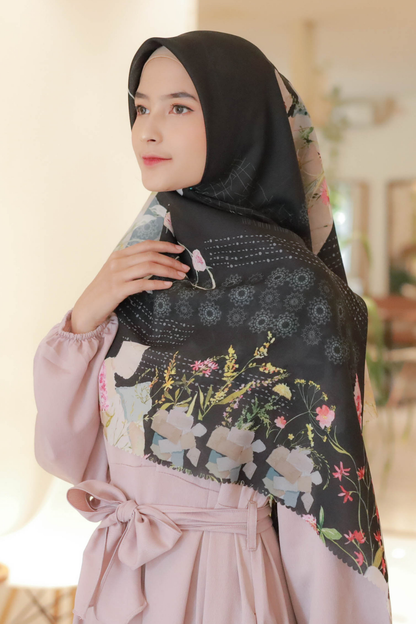 [ BUY 3 GET 1 FREE HIJAB ] Florence - Scarf Square Premium Polycotton XL - Black- RJ24.1
