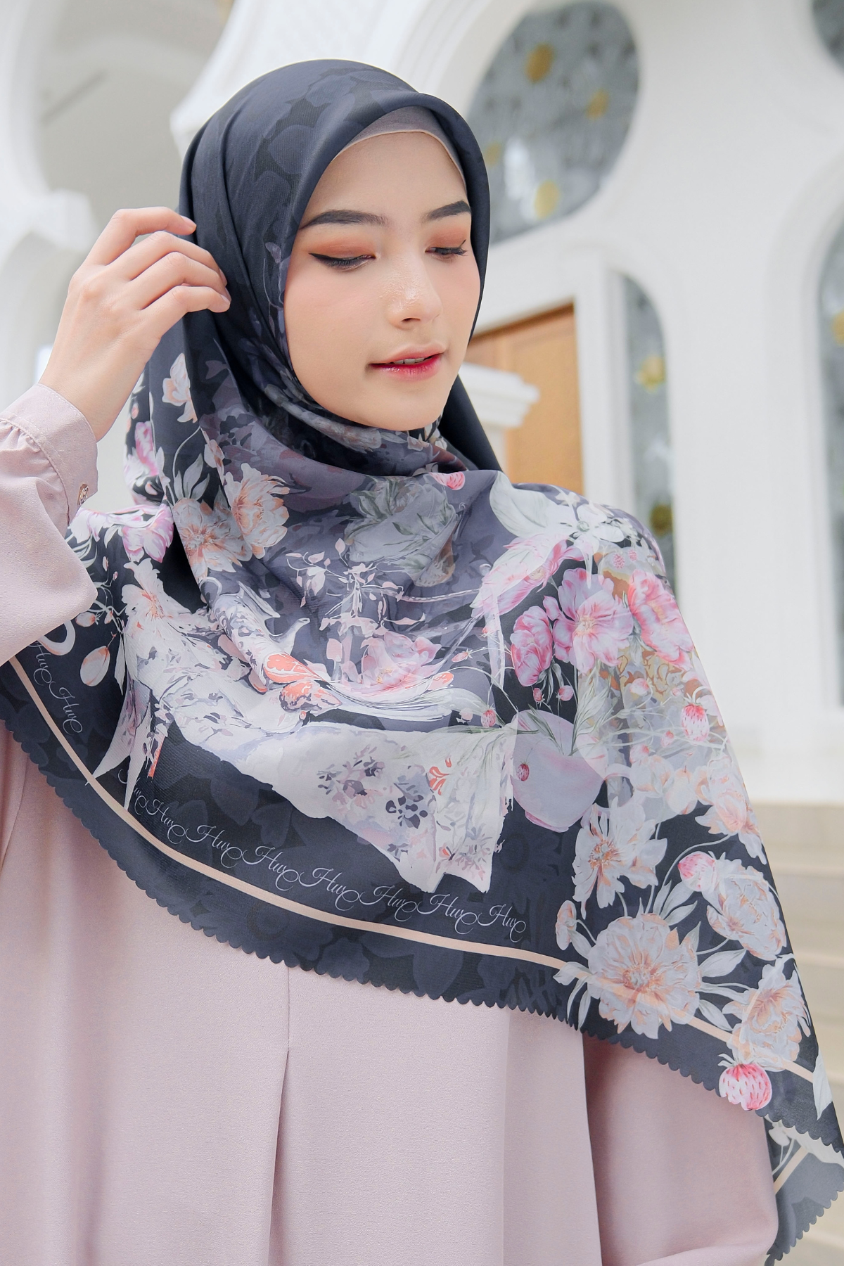 Camellia - Scarf Square Premium Polycotton XL - Black - CJ15.1