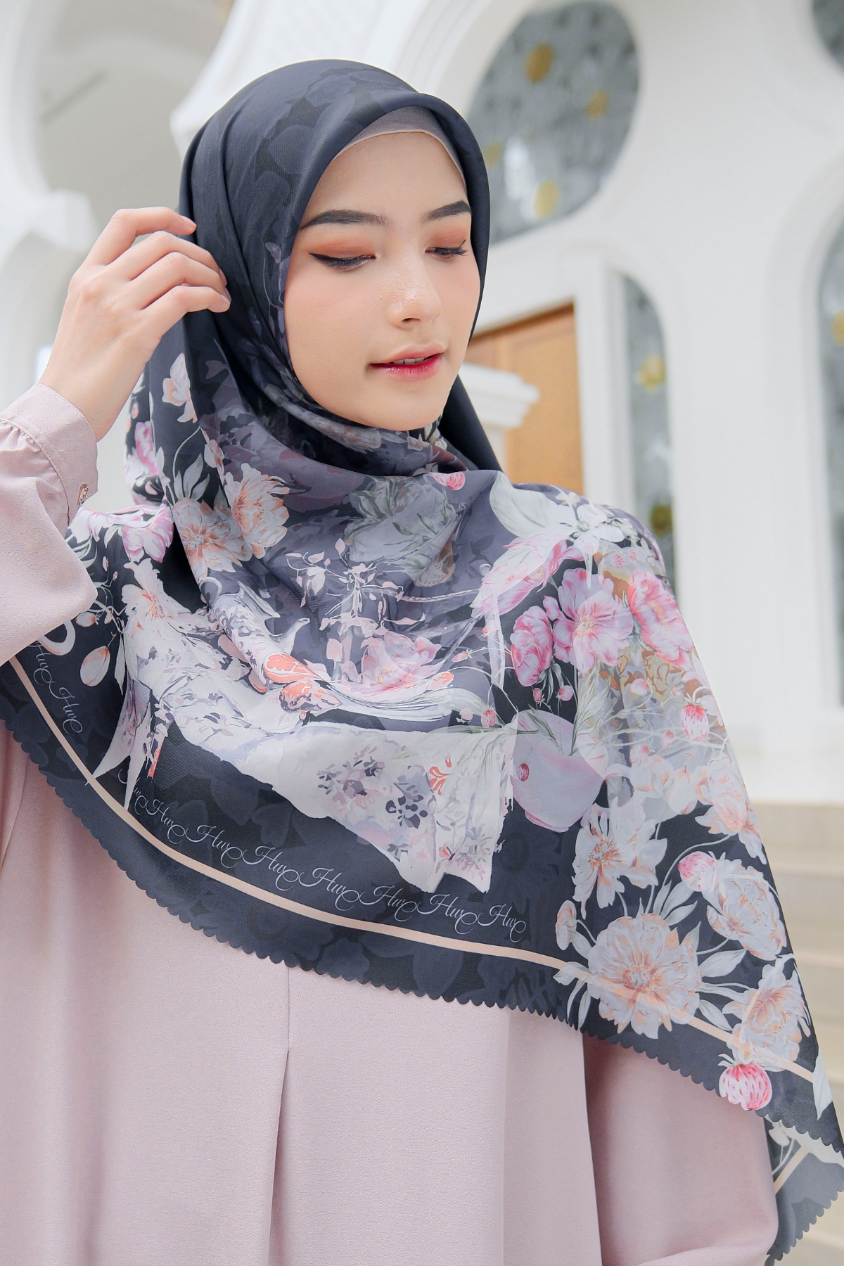 Camellia - Scarf Square Premium Polycotton XL | Black - CJ15.1