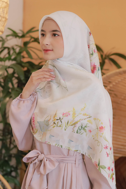 [ BUY 3 GET 1 FREE HIJAB ] Florence - Scarf Square Premium Polycotton XL - Early White - RJ24.16