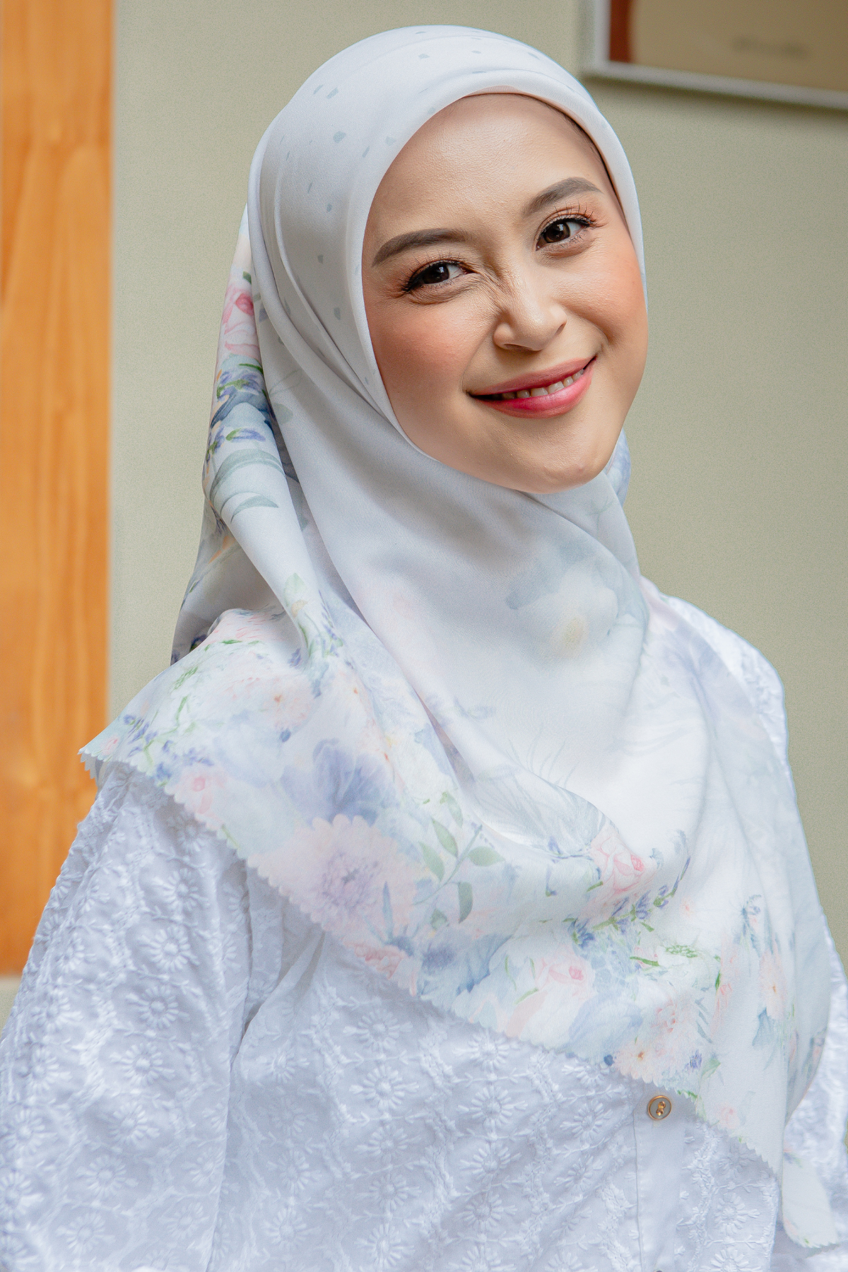 Dahlia - Scarf Square British Voal | Winter White - LIA7.2