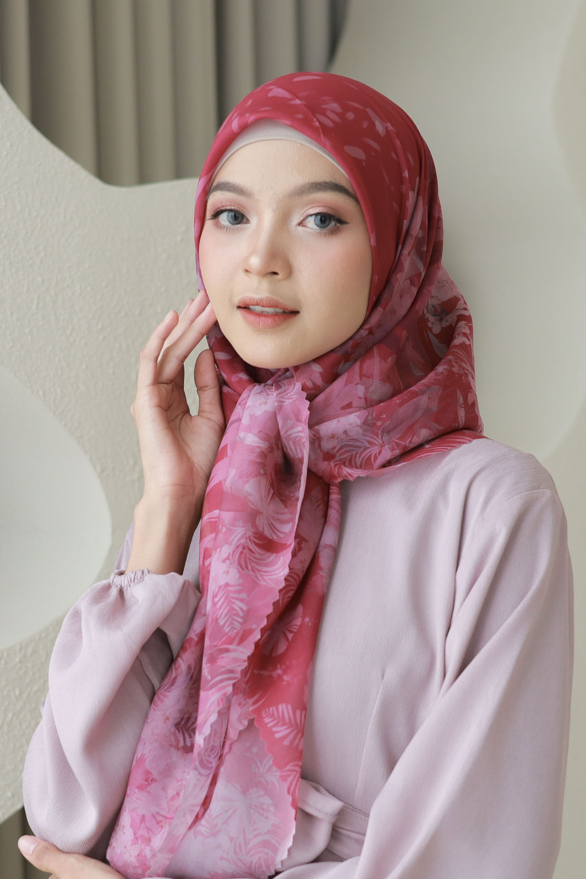 [ BUY 3 GET 1 FREE HIJAB ] Emily - Scarf Square Premium Polycotton | Briliant Red - EM28.26
