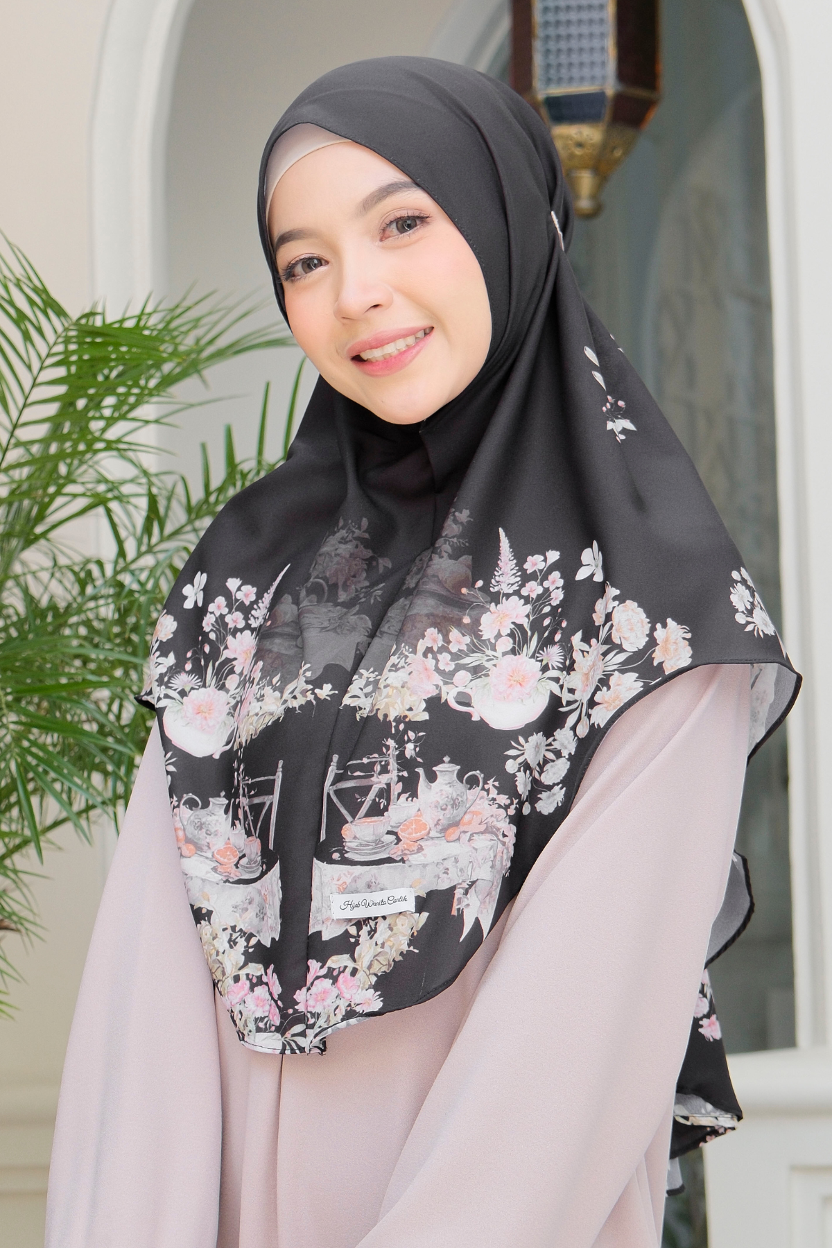 [ BUY 3 GET 1 FREE ] Hijab Instan Baiti Camellia - BC44.1 Black