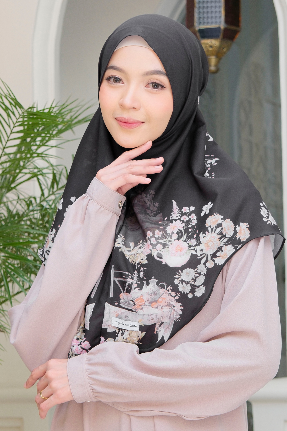 Hijab Instan Baiti Camellia - BC44.1 Black