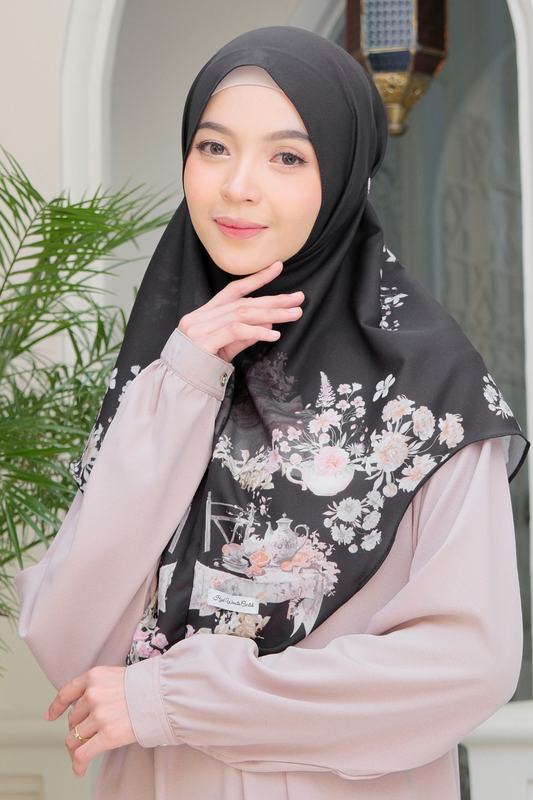 [ BUY 3 GET 1 FREE ] Hijab Instan Baiti Camellia - BC44.1 Black