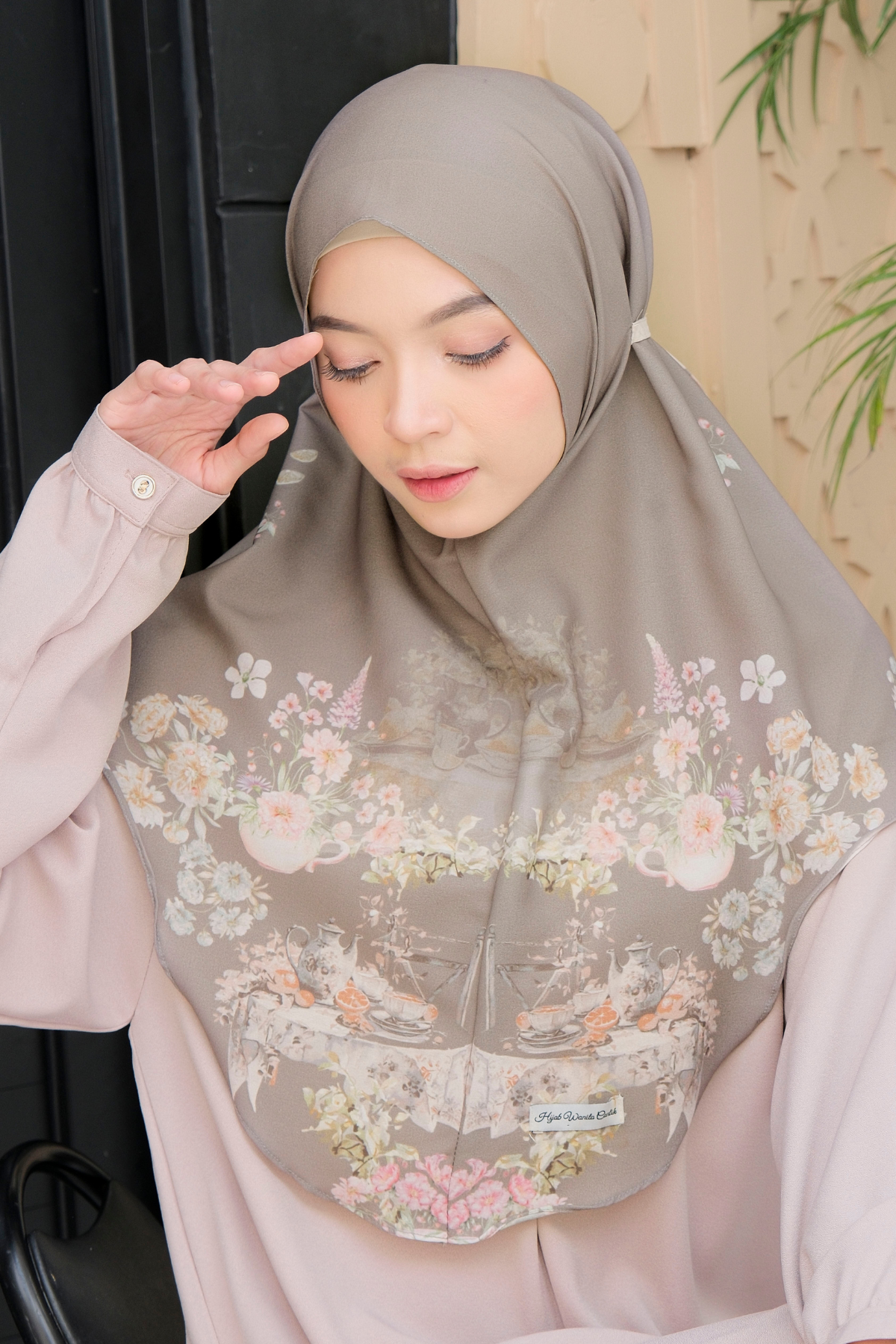 Hijab Instan Baiti Camellia - BC44.2 Charming Choco