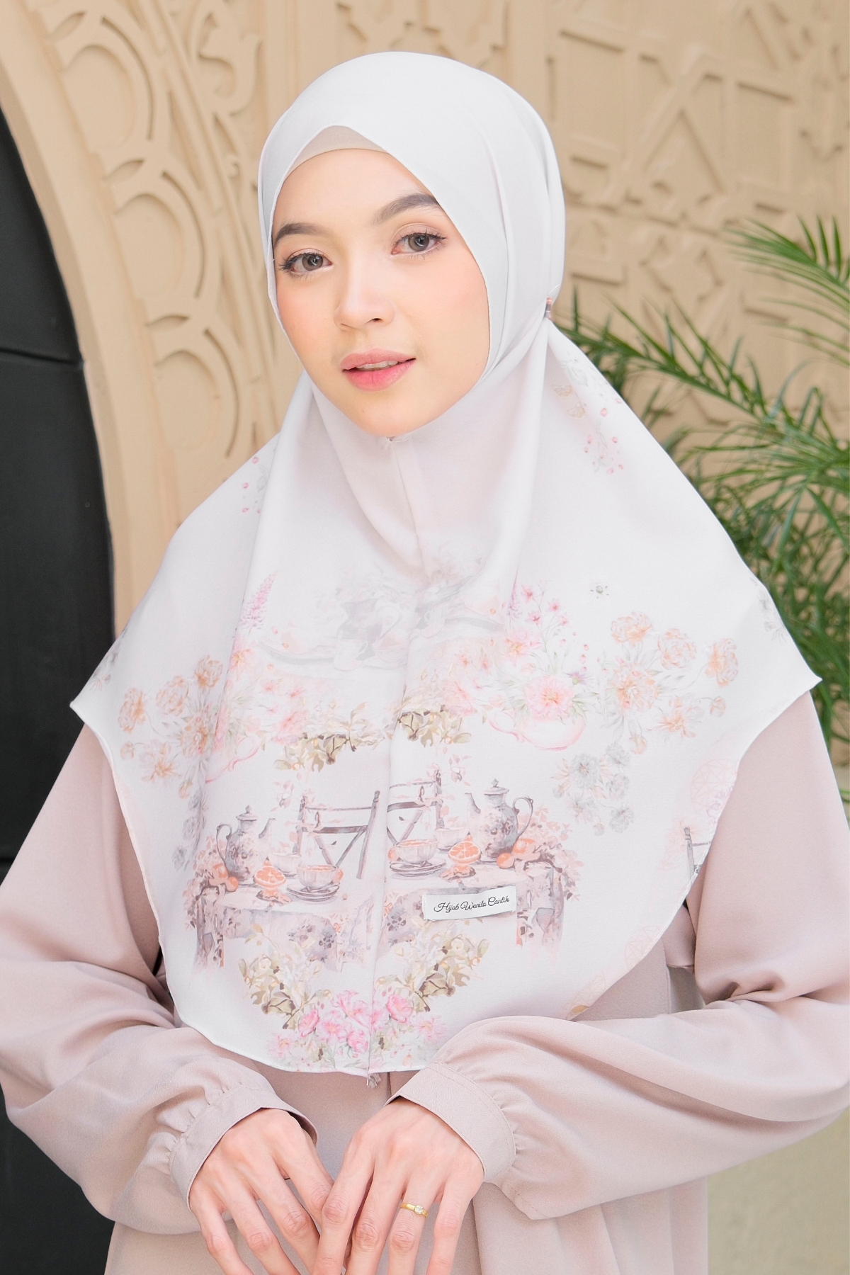 Hijab Instan Baiti Camellia - BC44.4 Gracious Cream