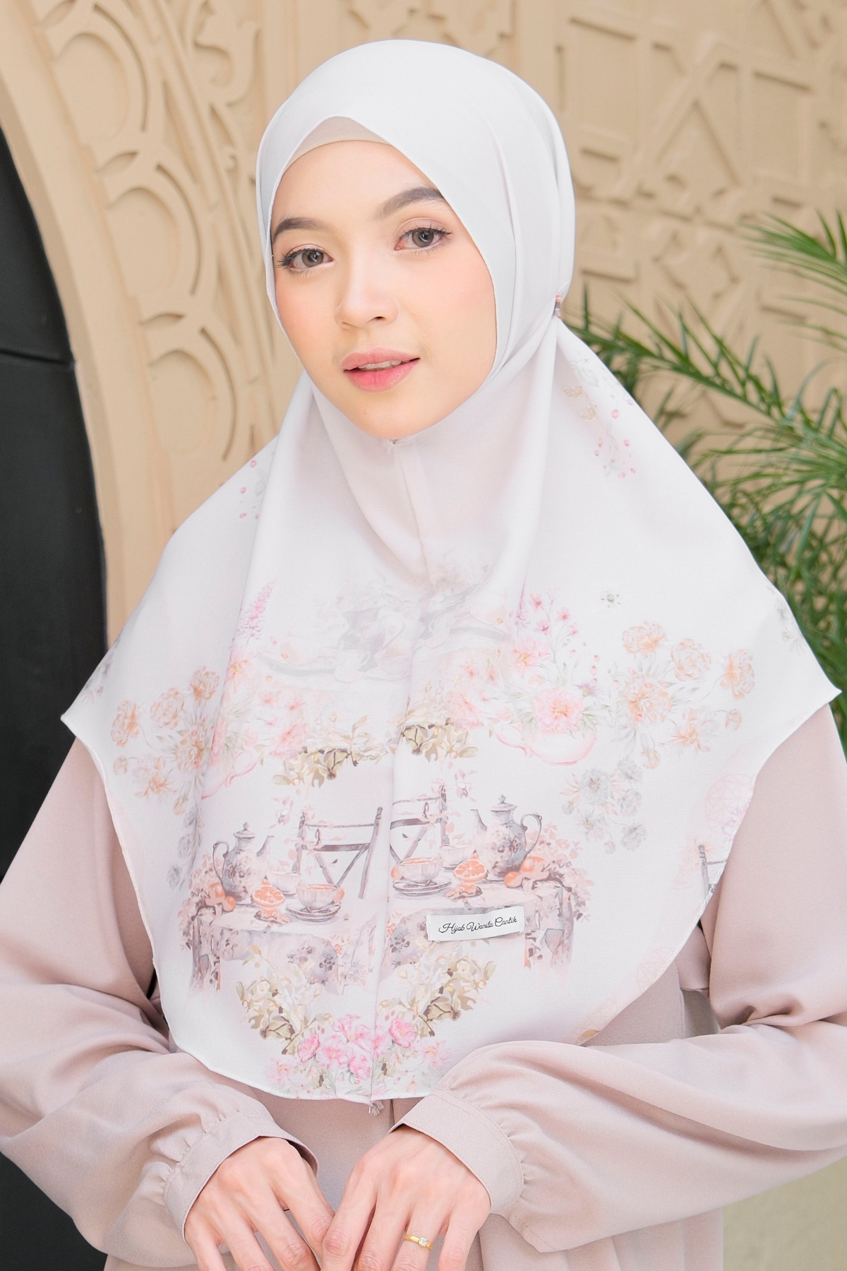 Hijab Instan Baiti Camellia - BC44.4 Gracious Cream