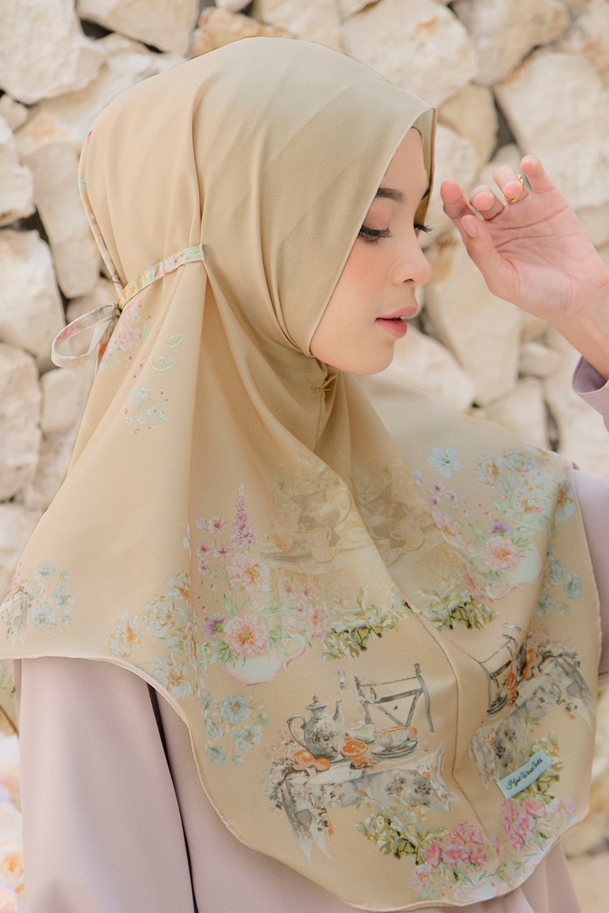 [ BUY 3 GET 1 FREE ] Hijab Instan Baiti Camellia - BC44.5 Mood Booster Bronze