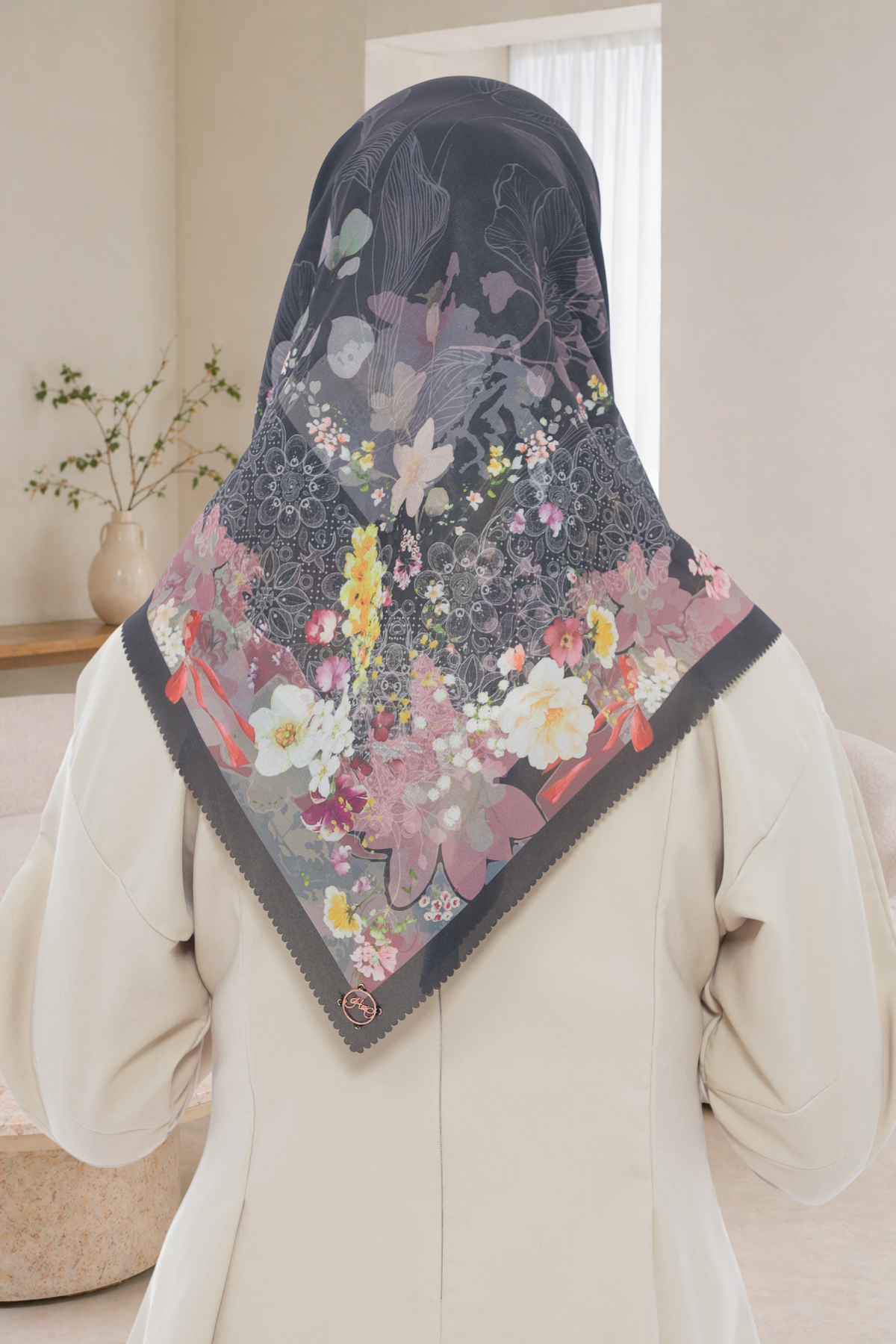 Leaf Rahma Scarf - AM31.1 AC31.1 HJ31.1 Black