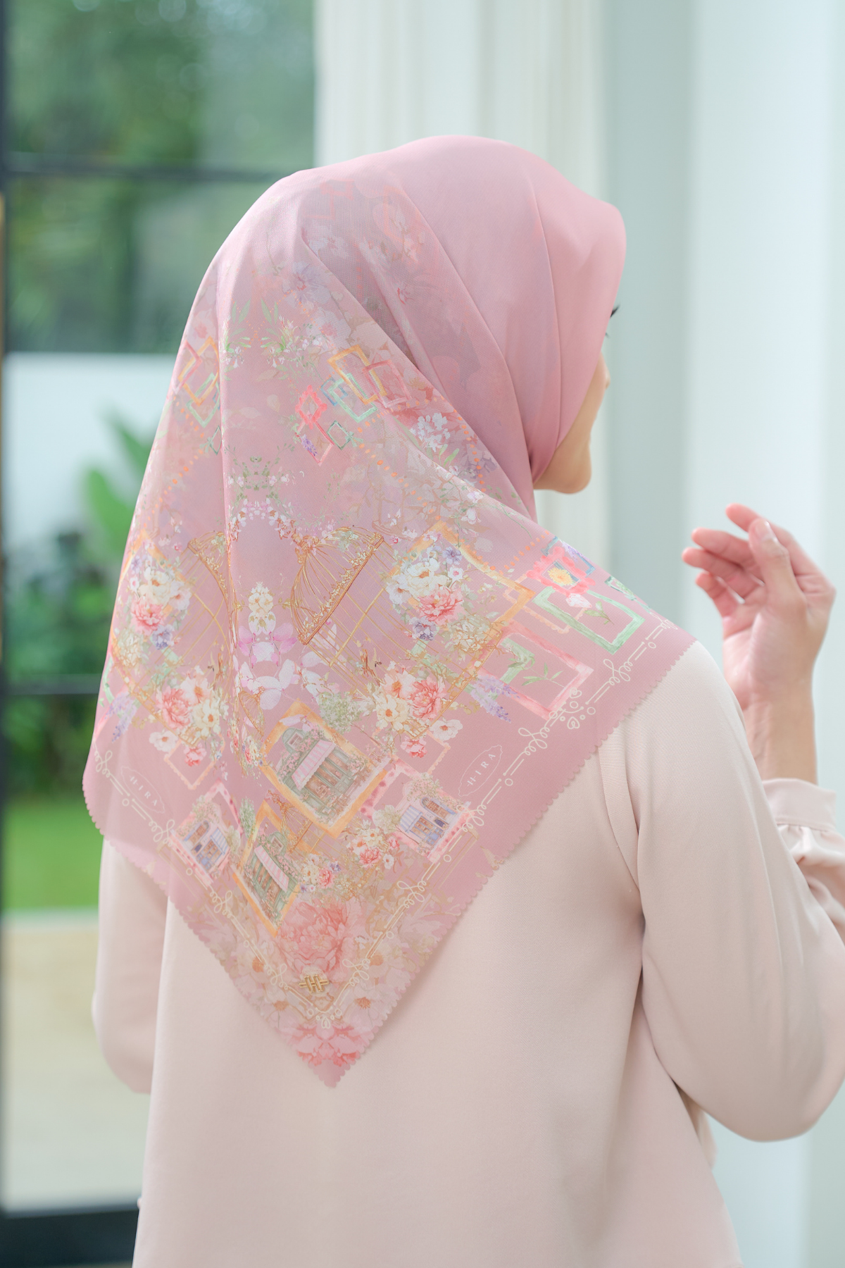 Nuri Scarf - NU33.5 NY33.5 NH33.5 Blue Pink