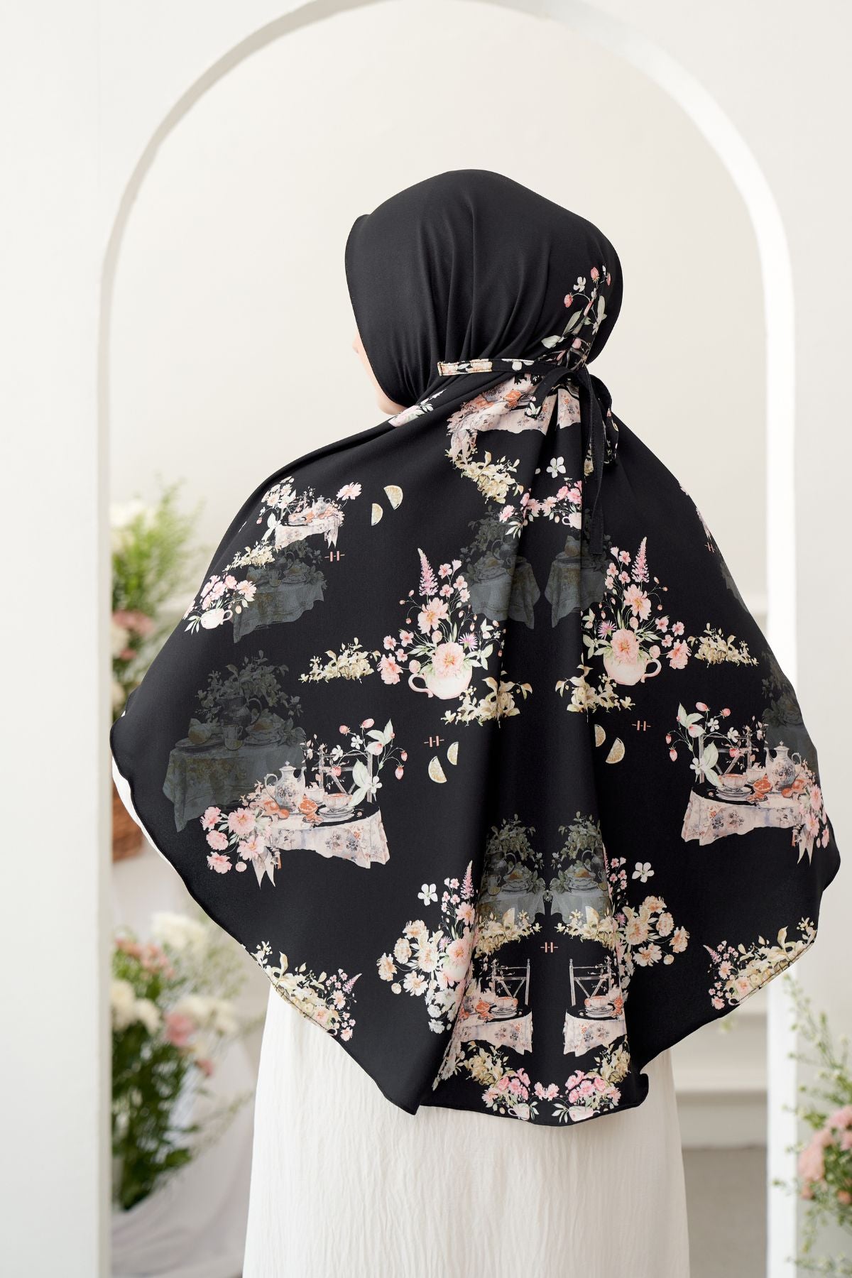 Hijab Instan Baiti Camellia Jumbo | Black - CB11.1