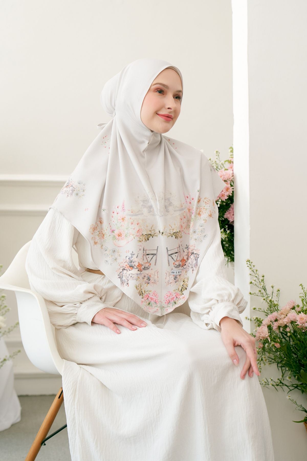 Hijab Instan Baiti Camellia Jumbo | Cream - CB11.4