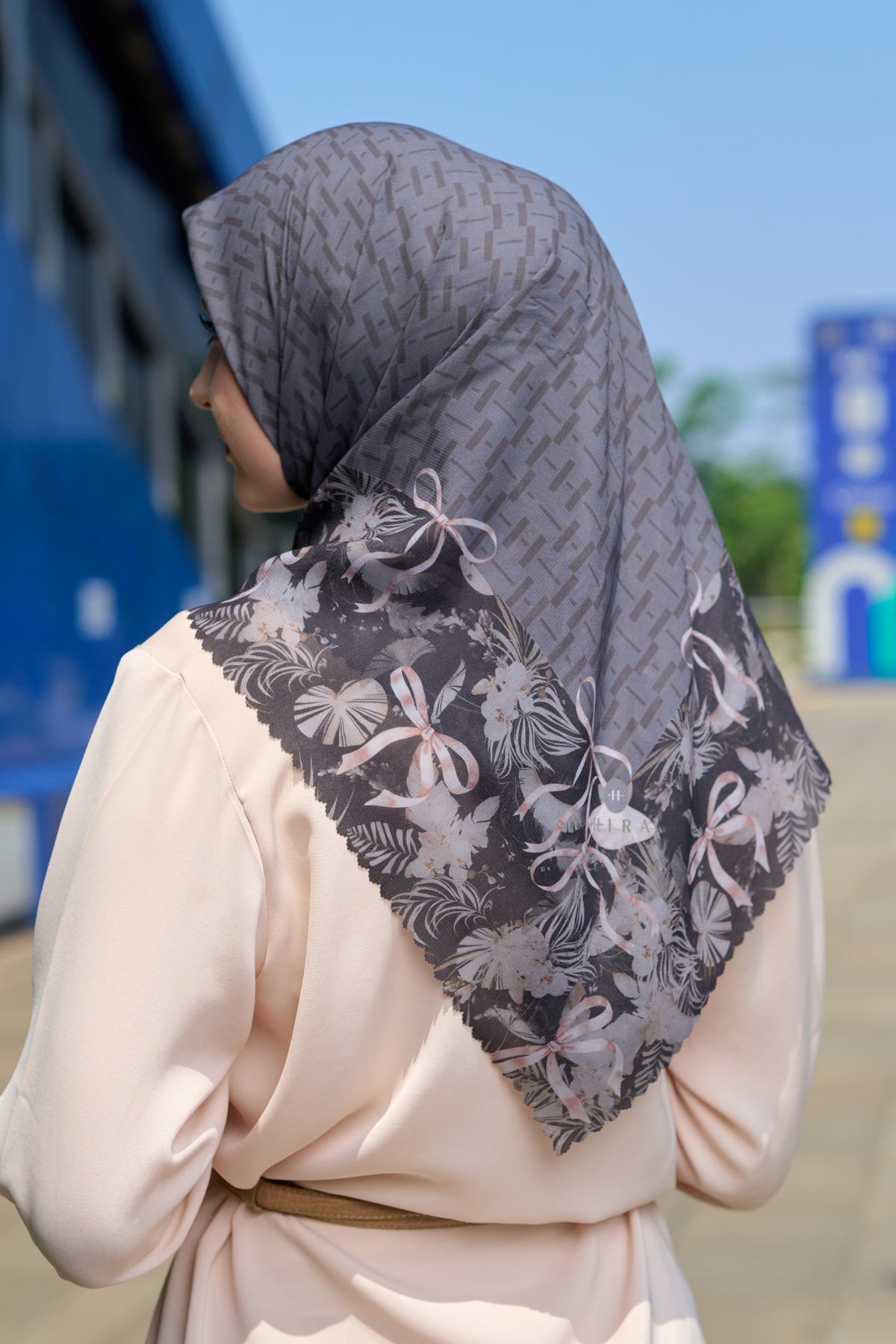 [ BUY 3 GET 1 FREE HIJAB ] Emily - Scarf Square Premium Polycotton | MONO BLACK - EM28.33