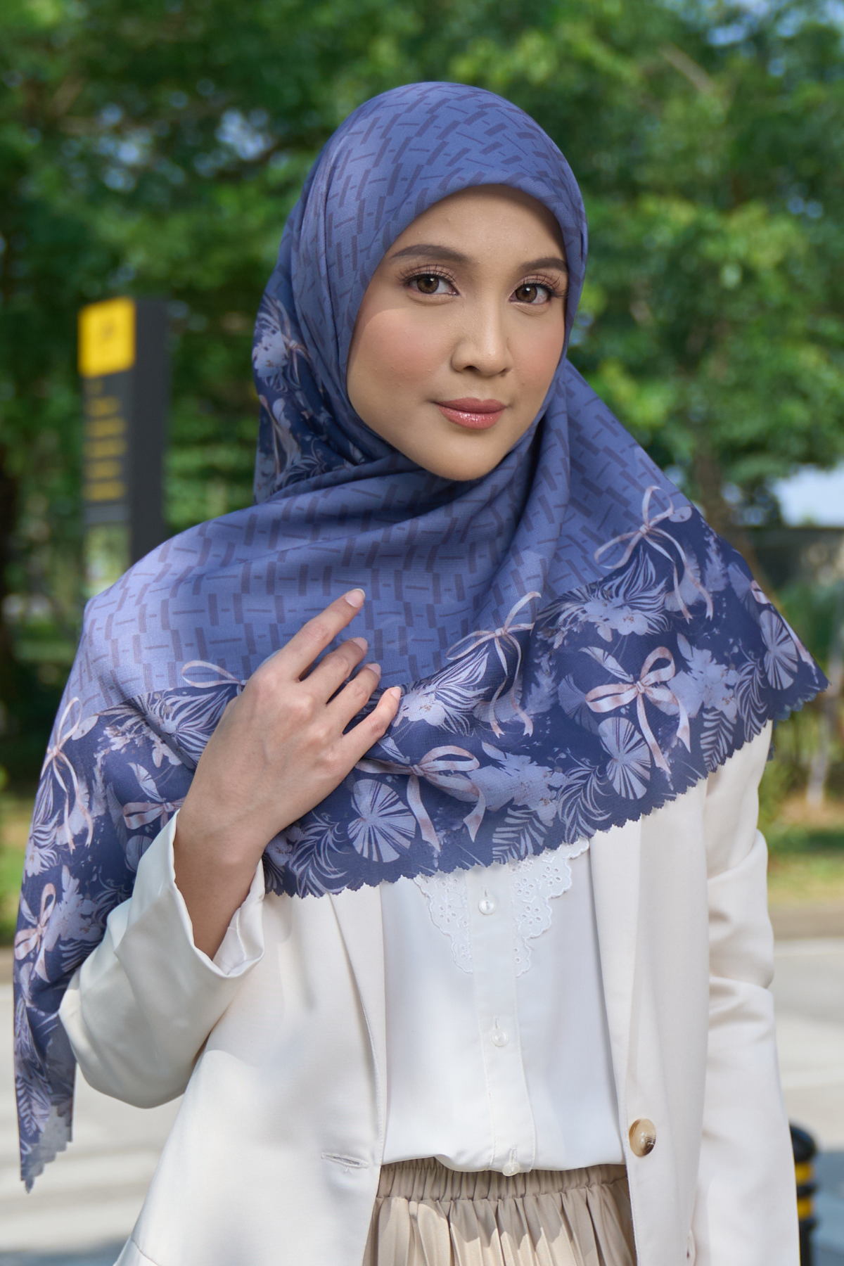 [ BUY 3 GET 1 FREE HIJAB ] Emily - Scarf Square Premium Polycotton | MONO NAVY - EM28.36