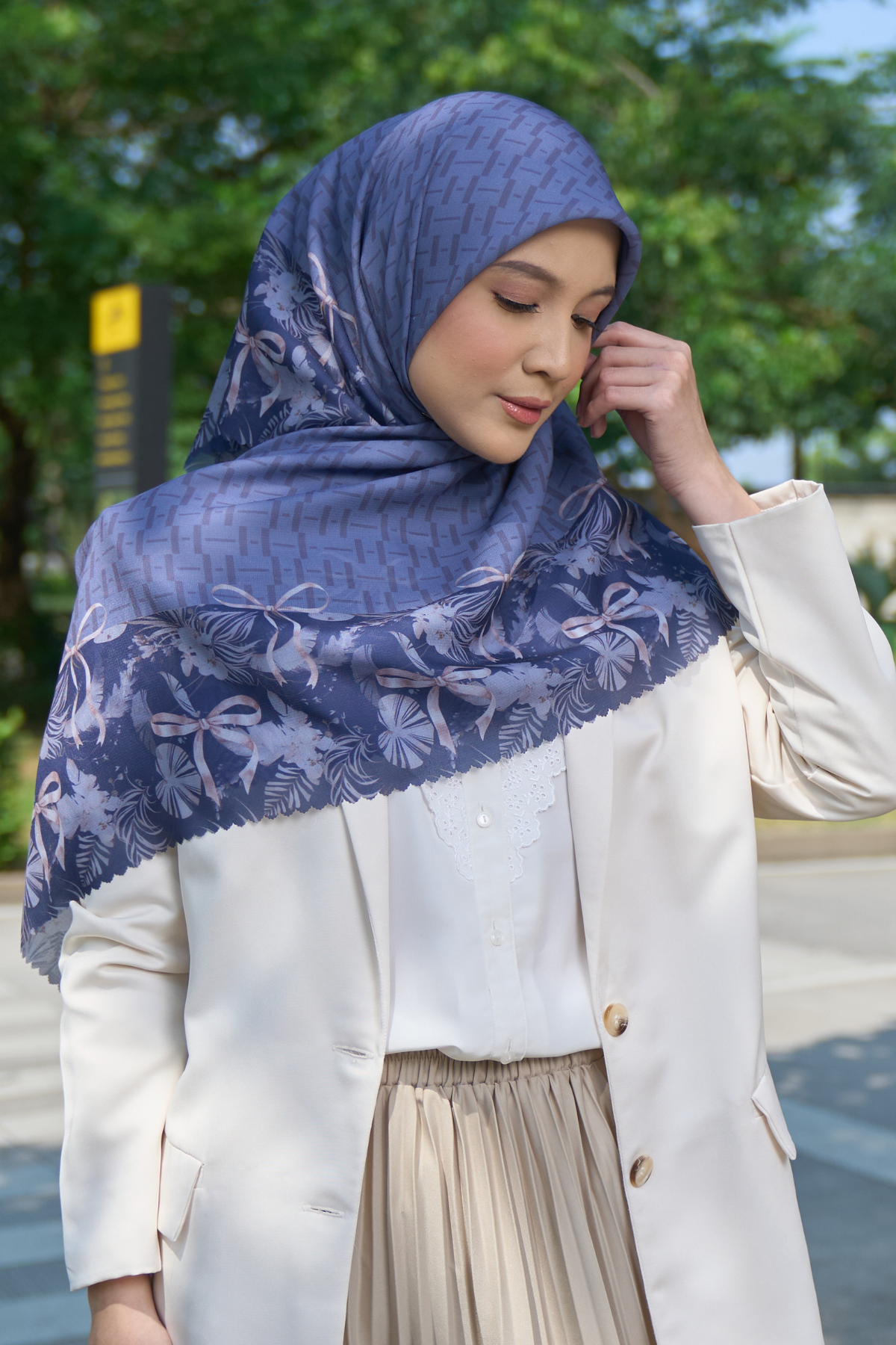 [ BUY 3 GET 1 FREE HIJAB ] Emily - Scarf Square Premium Polycotton | MONO NAVY - EM28.36