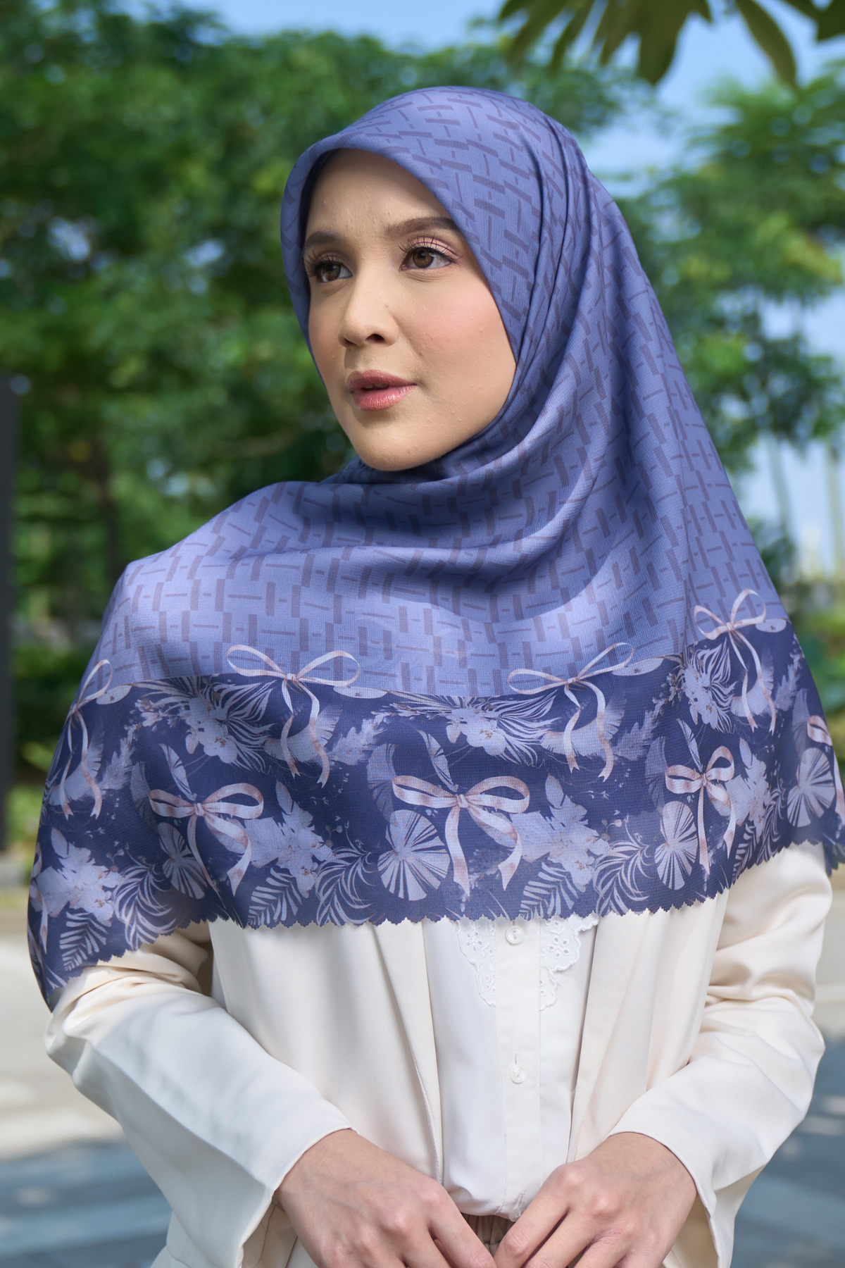 Emily - Scarf Square Premium Polycotton | MONO NAVY - EM28.36