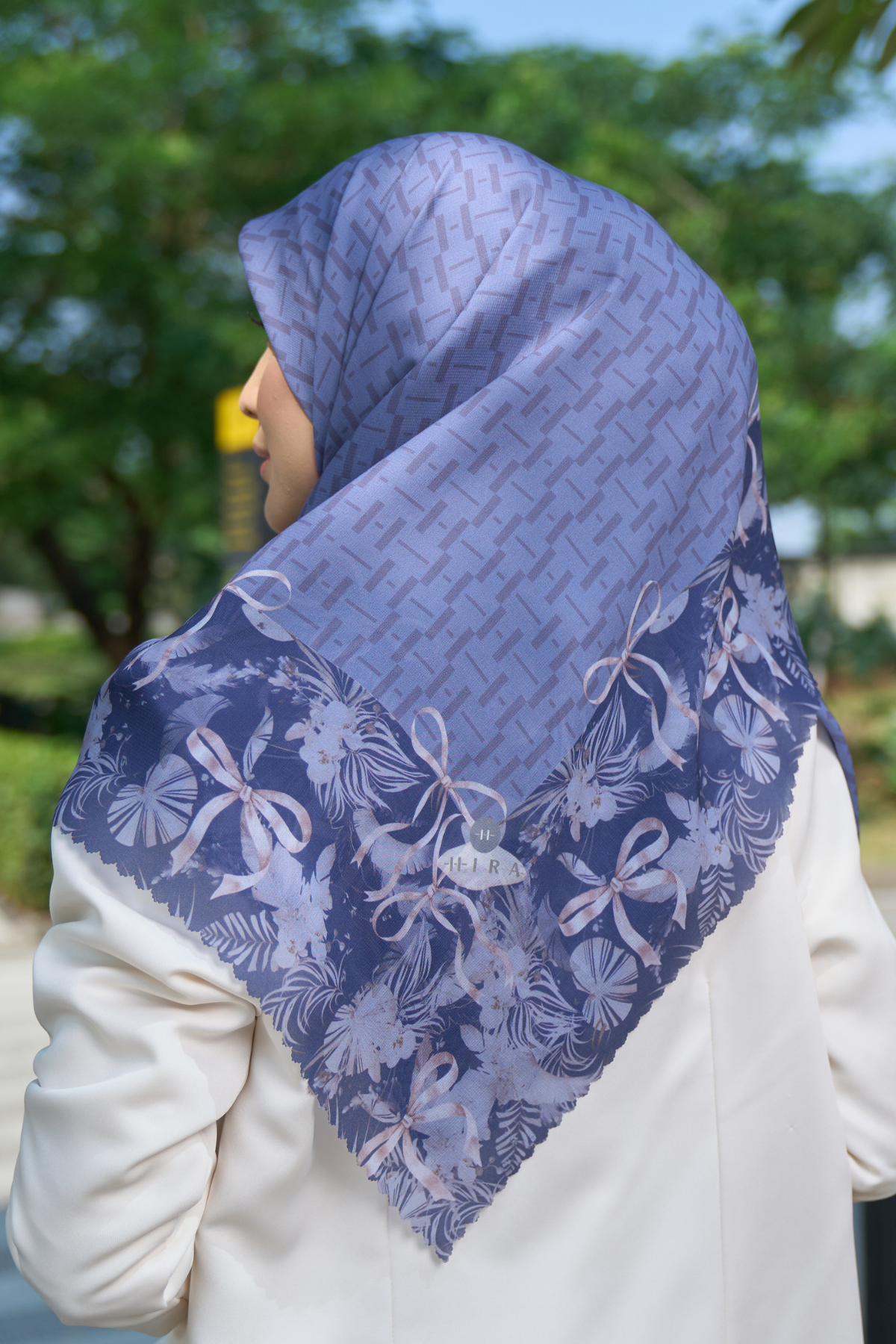 Emily - Scarf Square Premium Polycotton | MONO NAVY - EM28.36