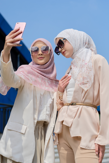 [ BUY 3 GET 1 FREE HIJAB ] Emily - Scarf Square Premium Polycotton | MONO PEARL - EM28.37