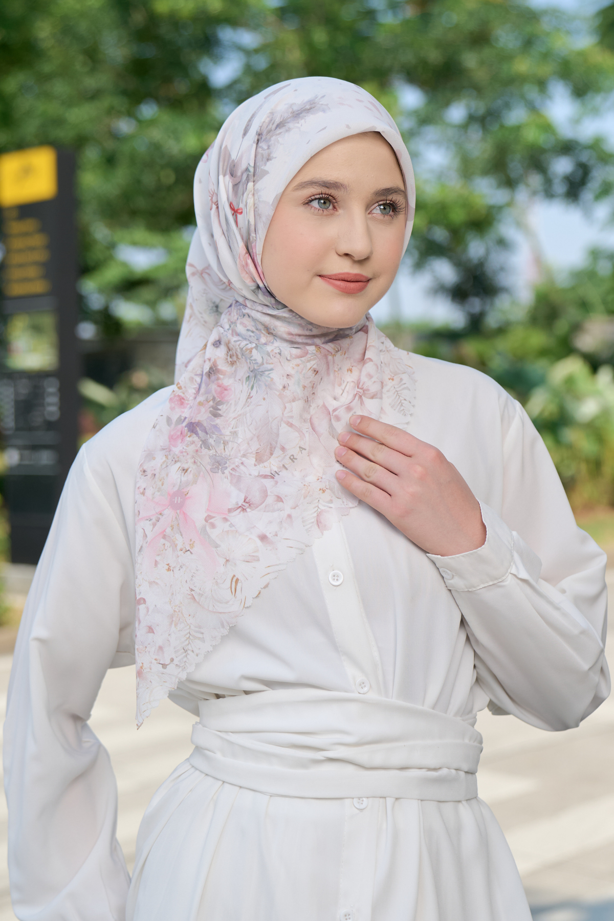 [ BUY 3 GET 1 FREE HIJAB ] Emily - Scarf Square Premium Polycotton | COQUETTE CRYSTAL - EM28.41