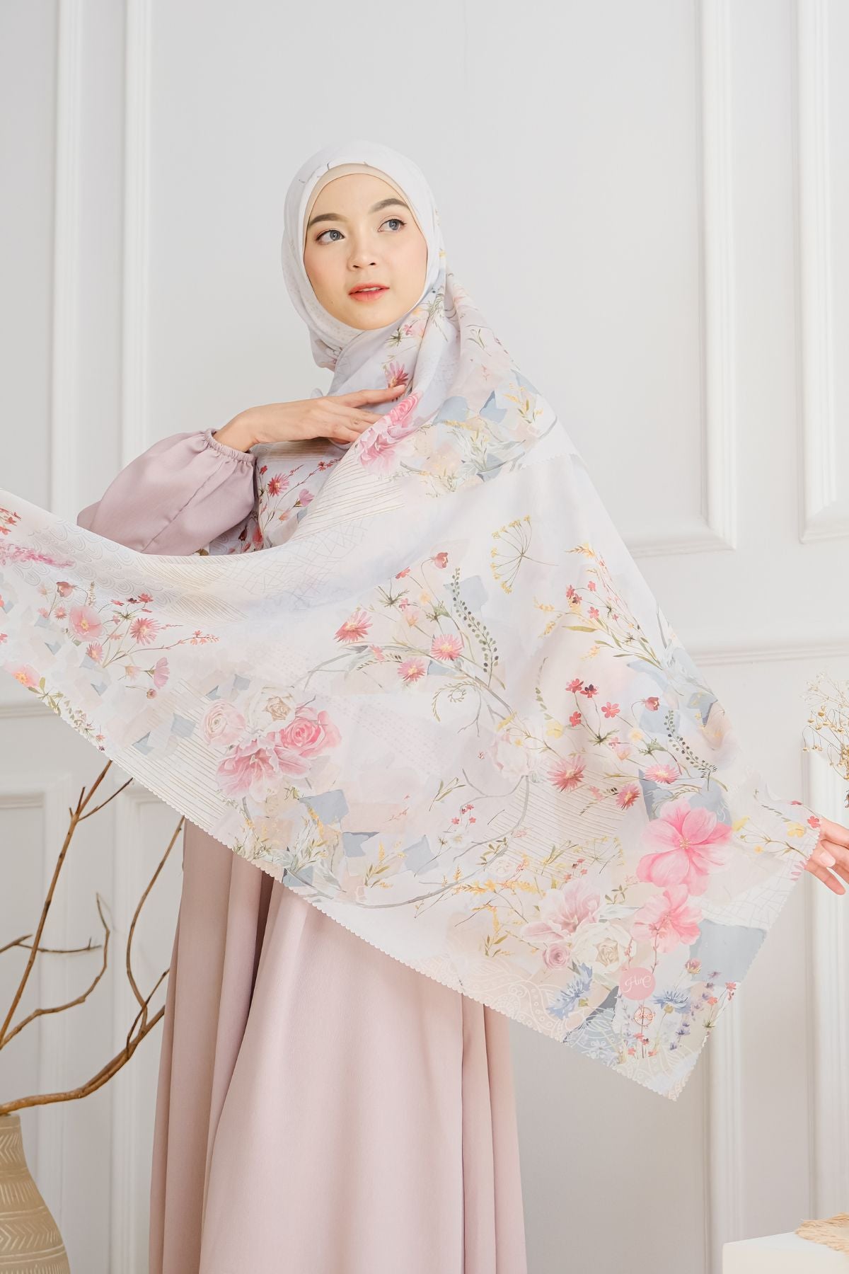 [ BUY 3 GET 1 FREE HIJAB ] Florence - Scarf Square British Voal - Early White - FL24.16