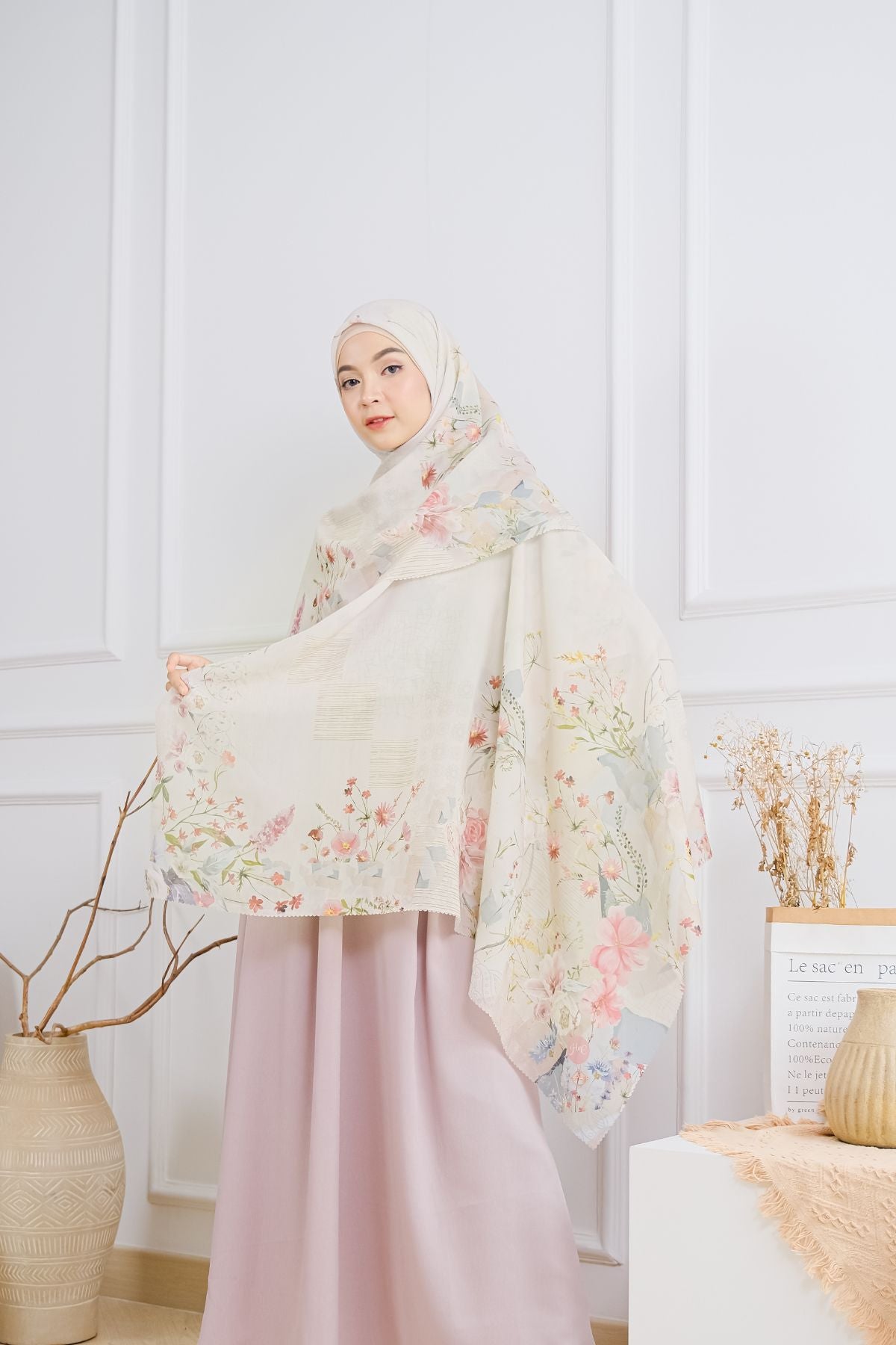 [ BUY 3 GET 1 FREE HIJAB ] Florence - Scarf Square British Voal - Soya Cream - FL24.19