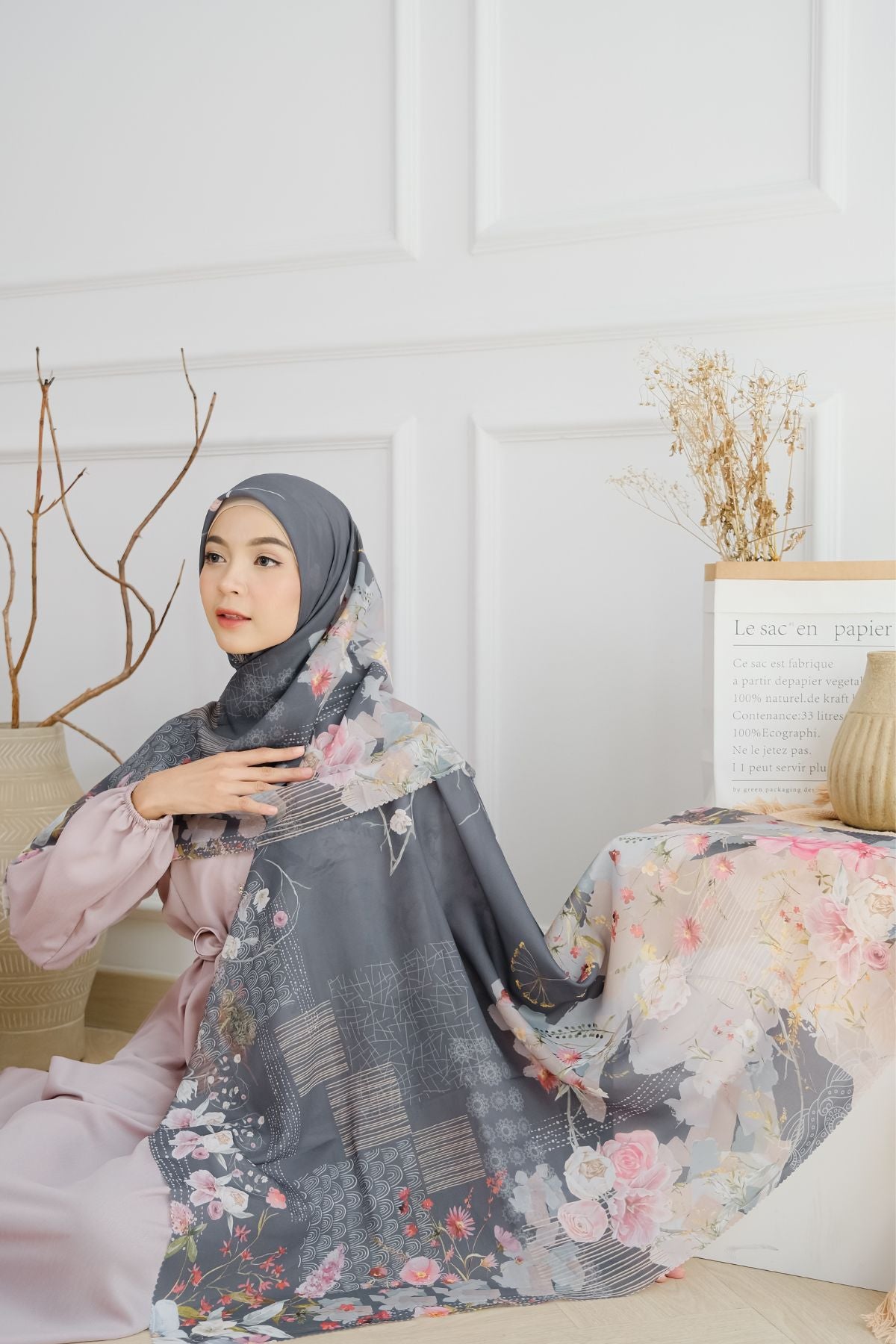 [ BUY 3 GET 1 FREE HIJAB ] Florence - Scarf Square British Voal - Midnight Grey - FL24.3