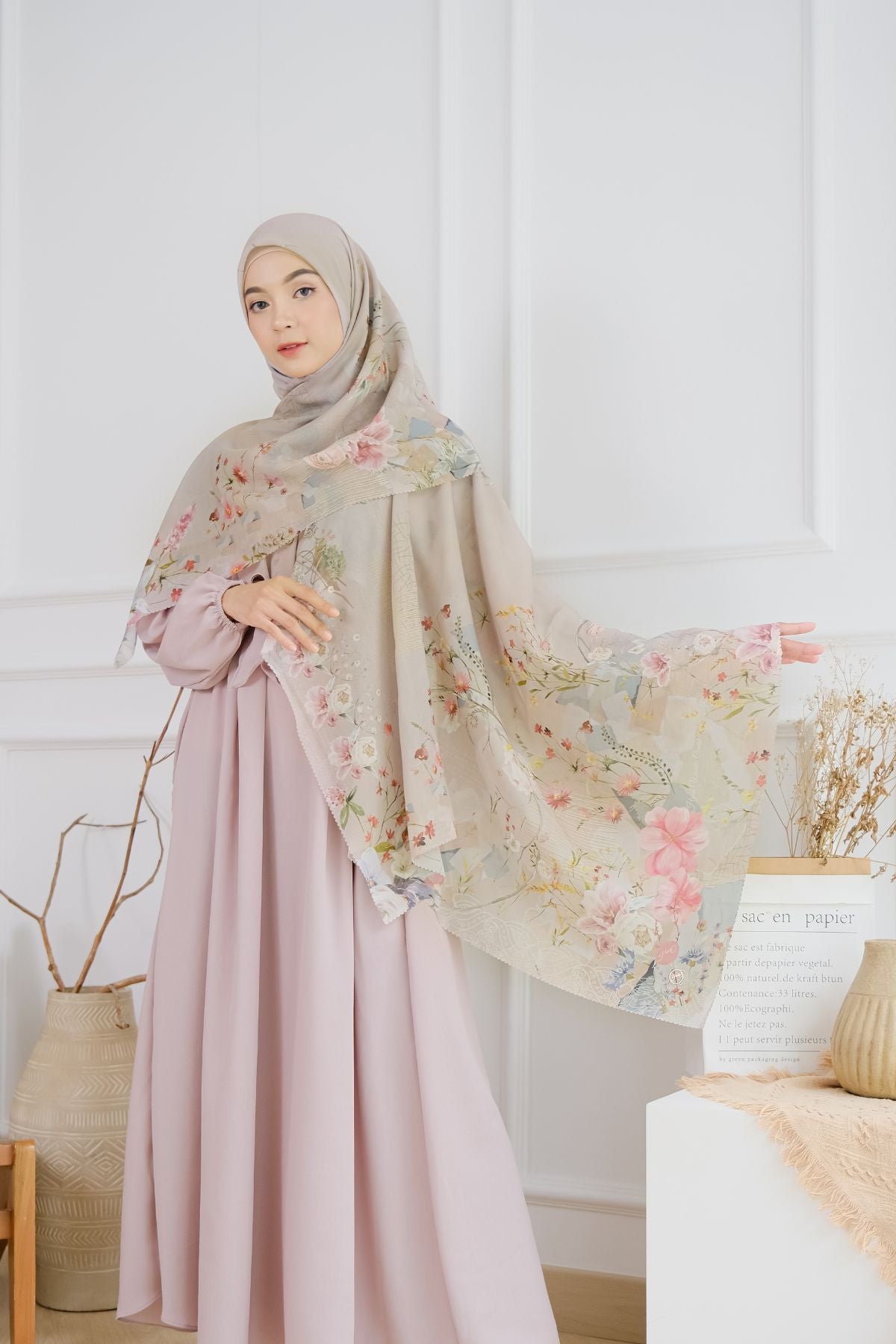 [ BUY 3 GET 1 FREE HIJAB ] Florence - Scarf Square British Voal - Magic Mocca - FL24.6