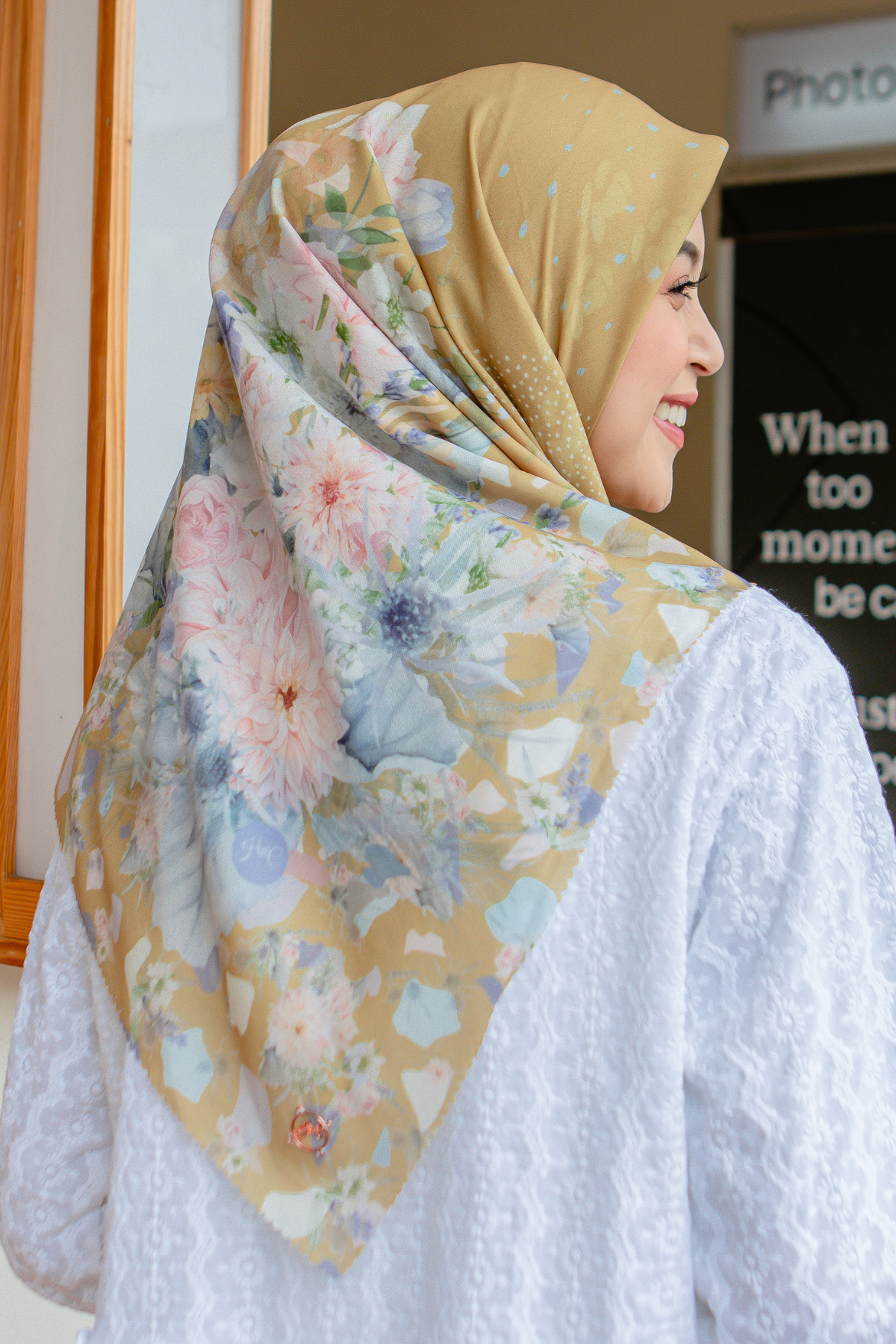 Dahlia - Scarf Square British Voal | Gold - LIA7.8