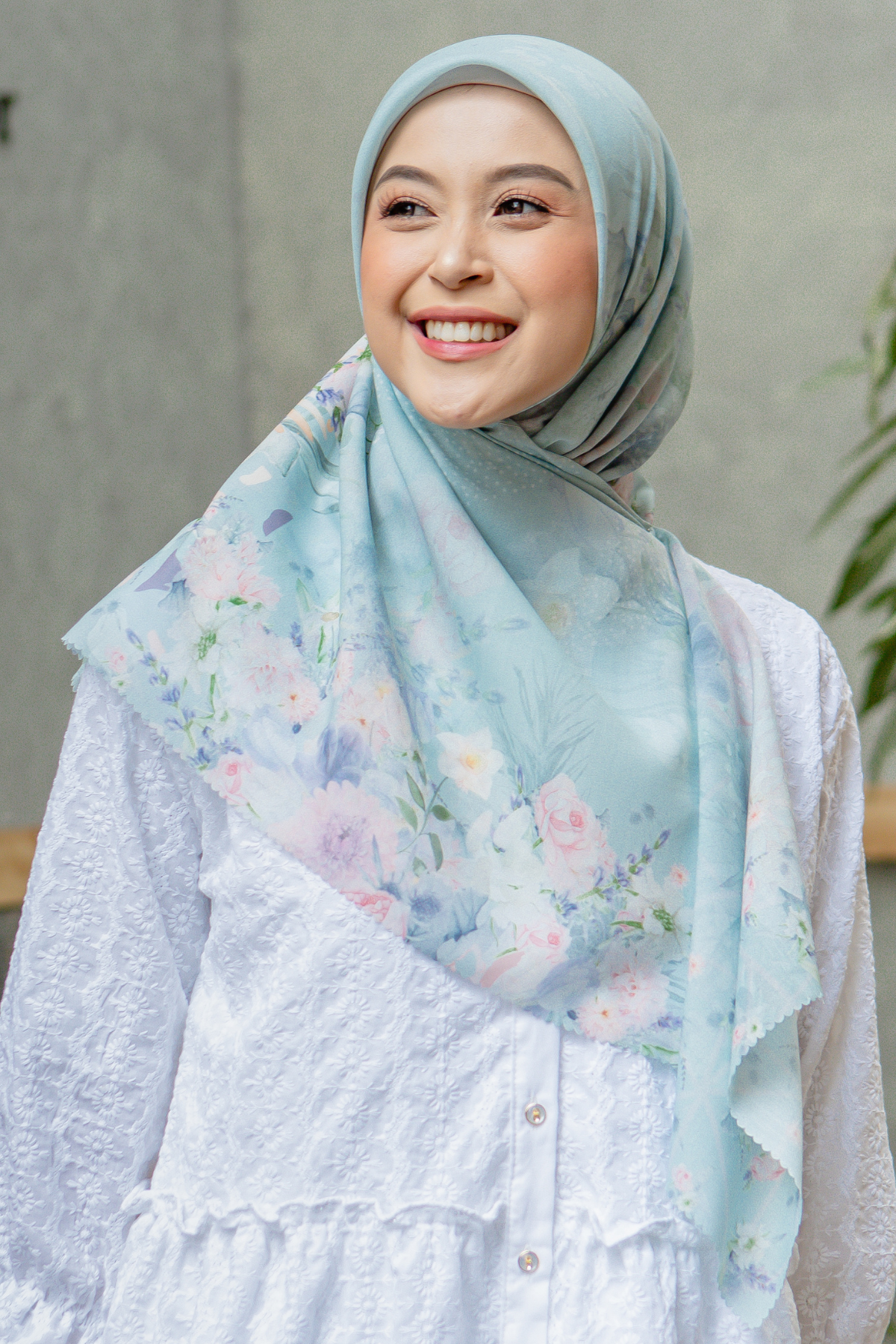 Dahlia - Scarf Square British Voal - Ice Grey - LIA7.15