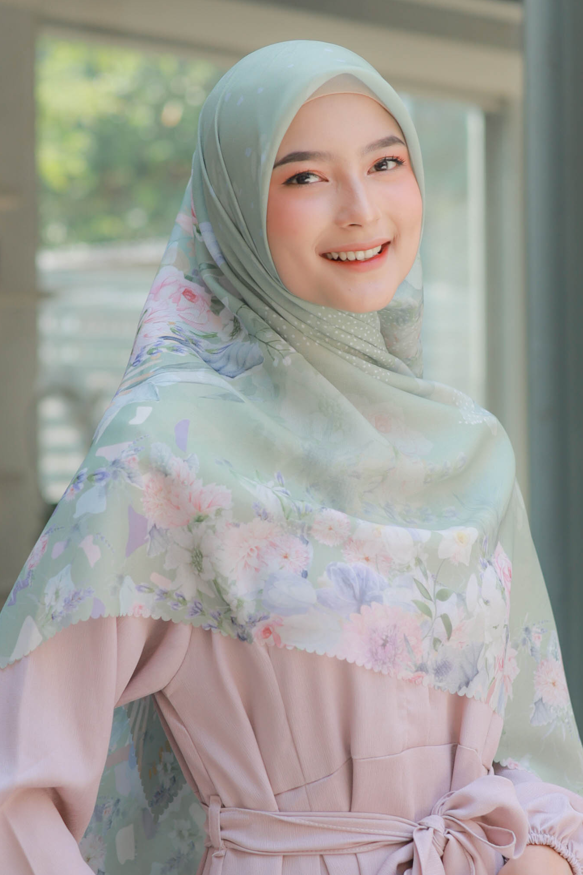 Dahlia - Scarf Square Premium Polycotton XL - Soft Green - JH97.10