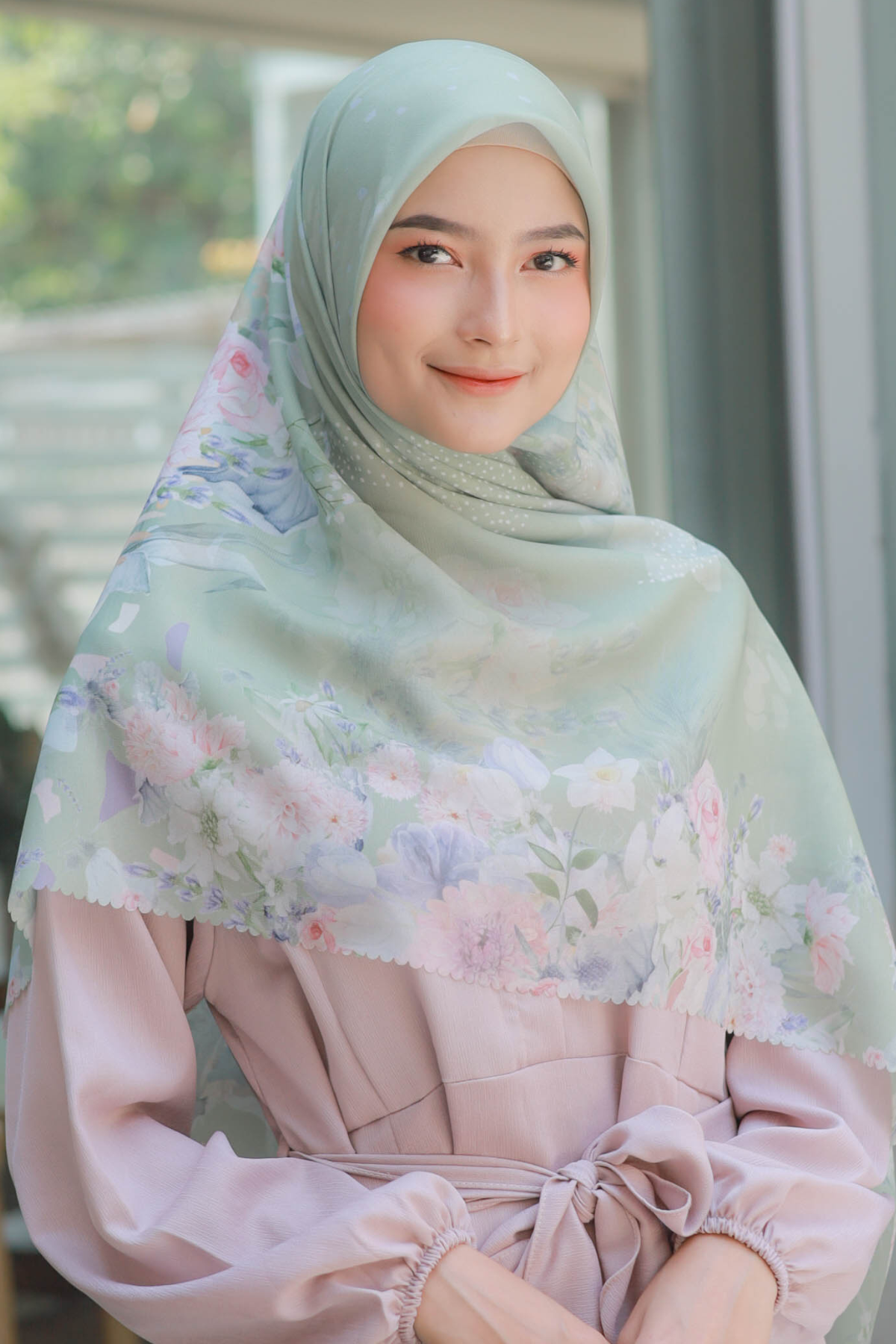 Dahlia - Scarf Square Premium Polycotton XL - Soft Green - JH97.10