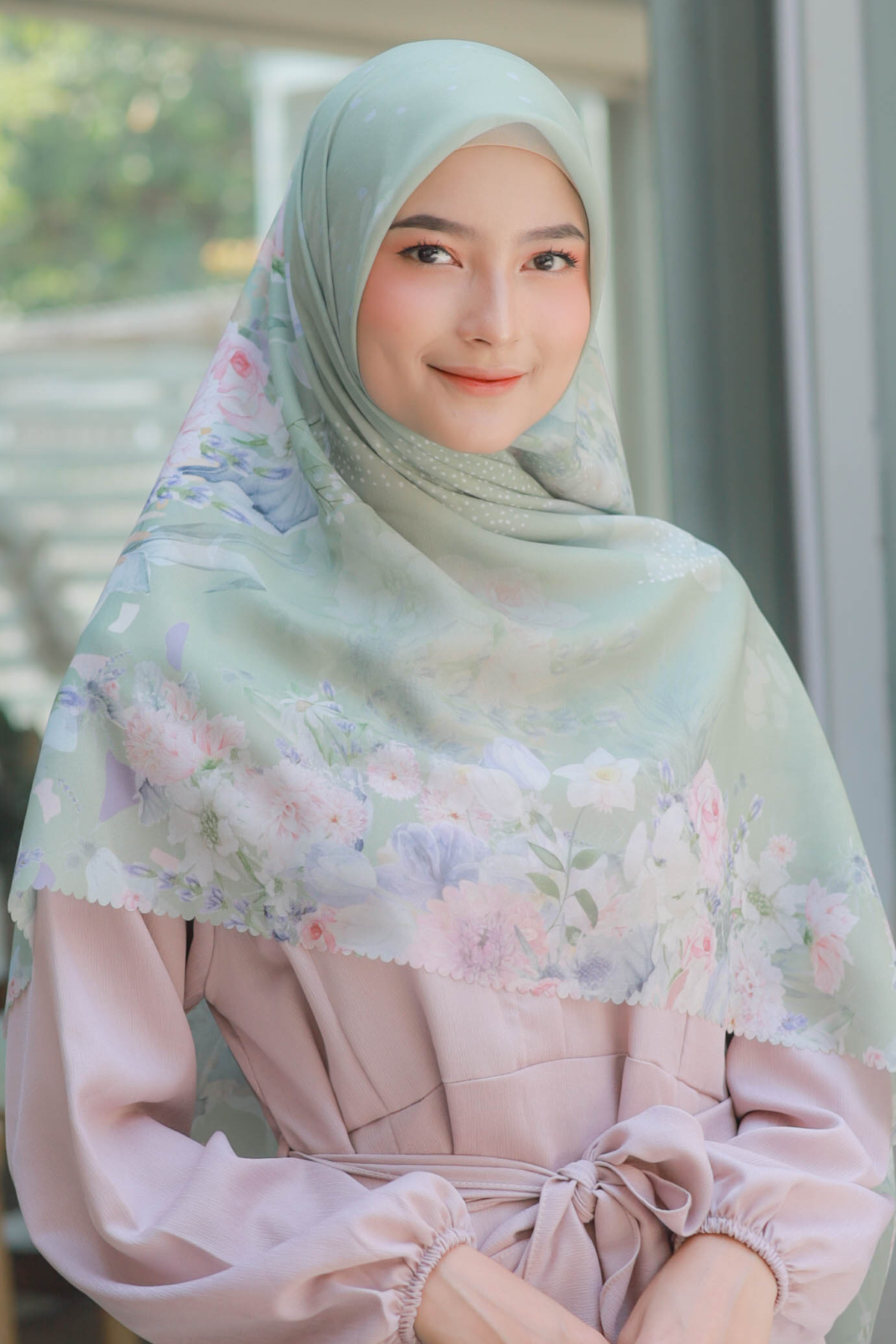 Dahlia - Scarf Square Premium Polycotton XL | Soft Green - JH97.10